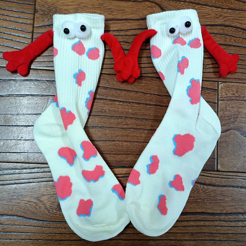 Couple love magnet holding hands socks