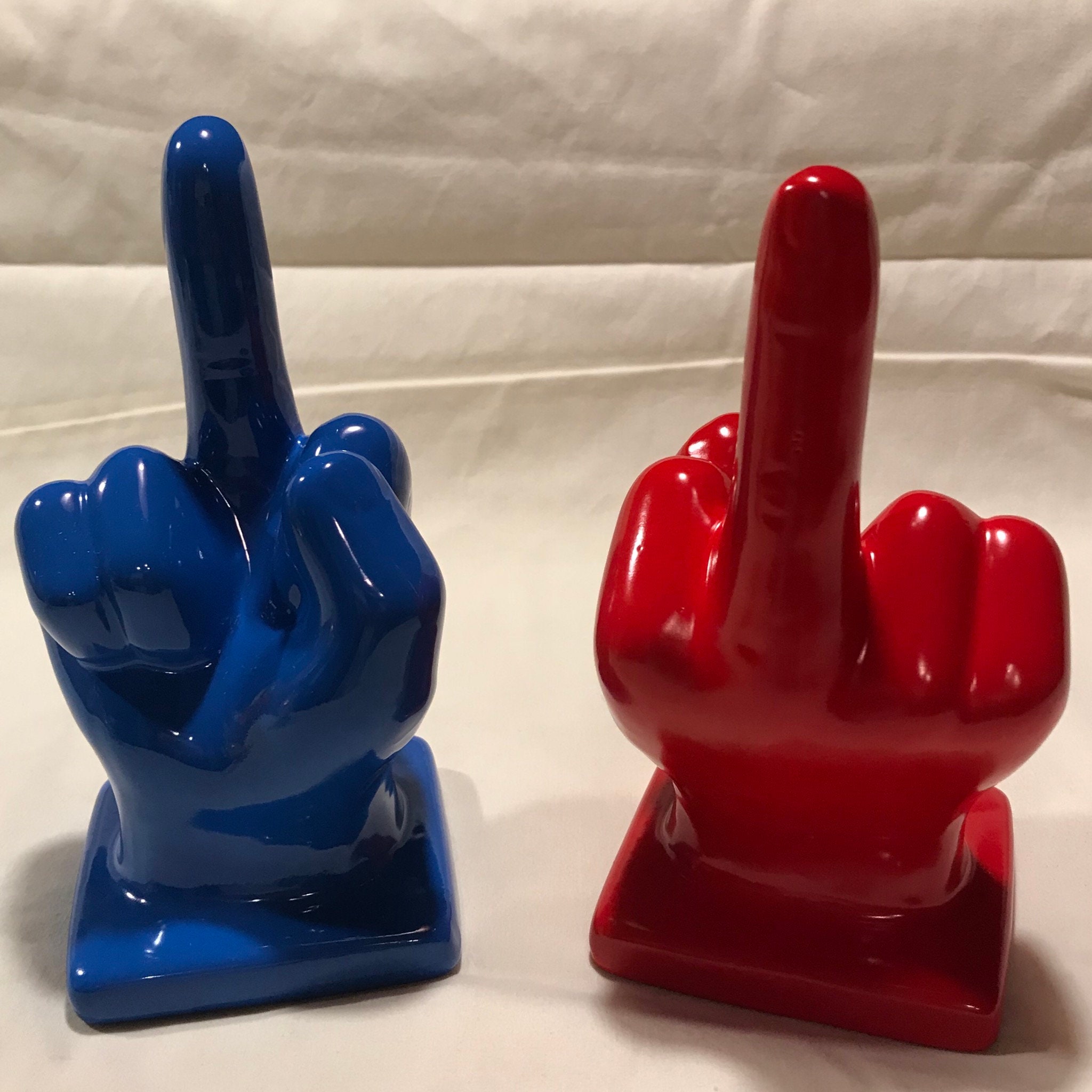 🤣Middle Finger Statue