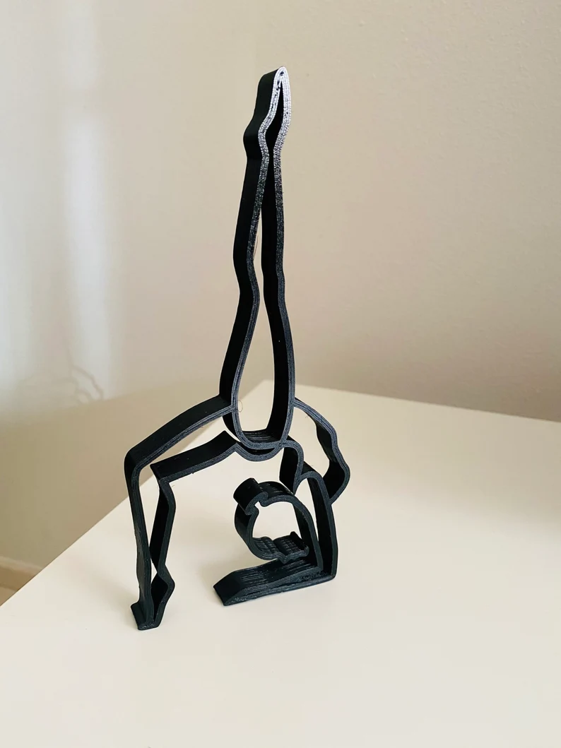 Hot Sale - Line Art Figurine