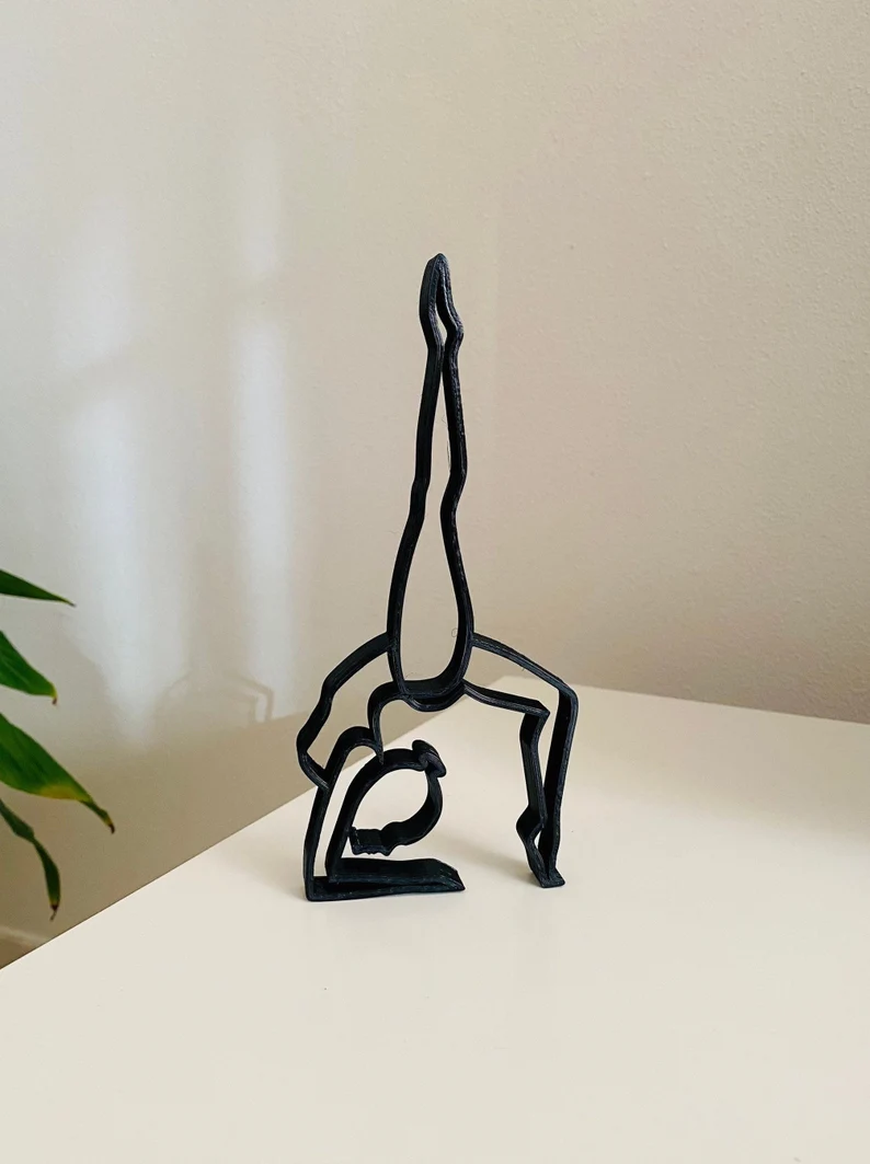 Hot Sale - Line Art Figurine