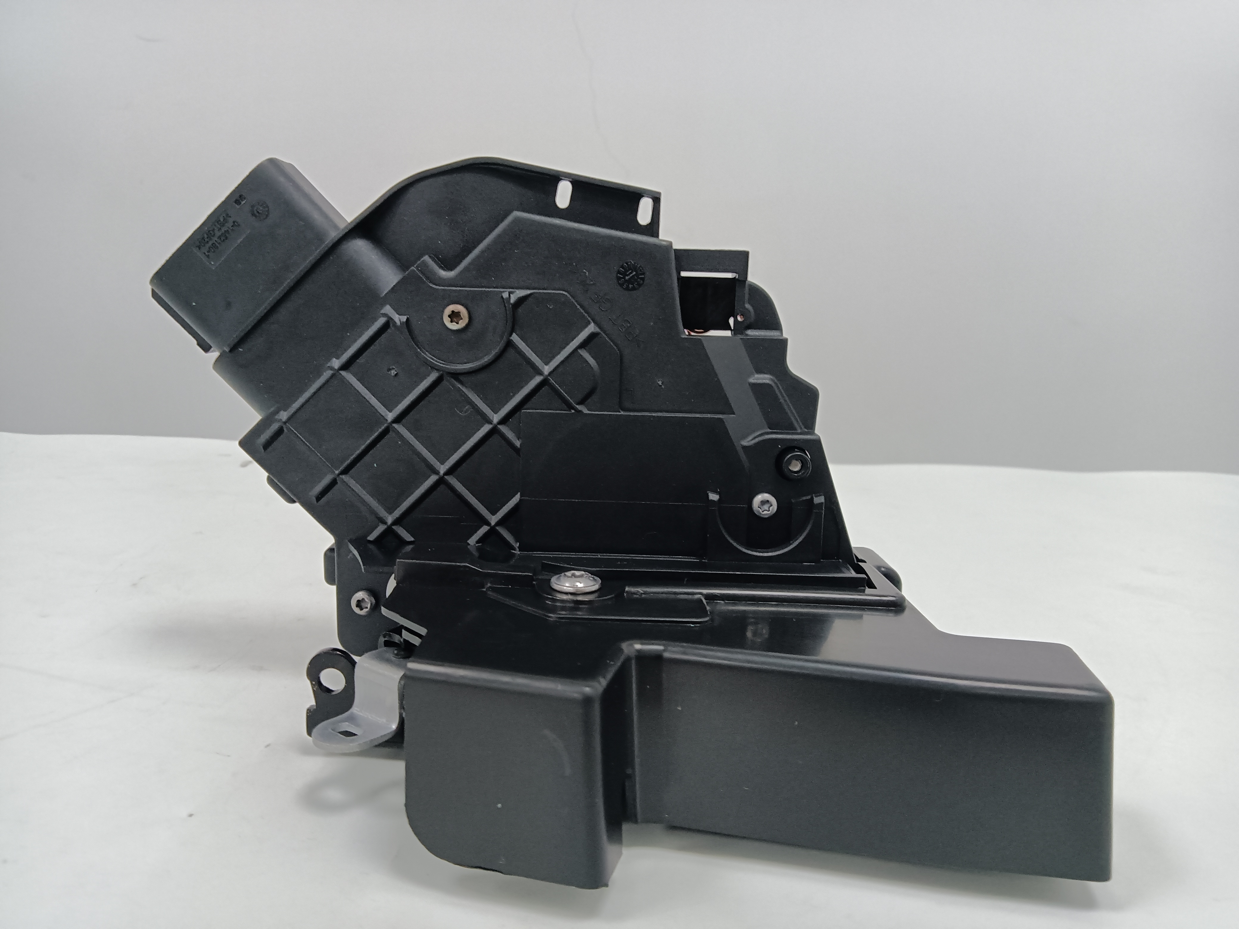 Car parts DOOR LATCH  31253657 FOR VOLVO