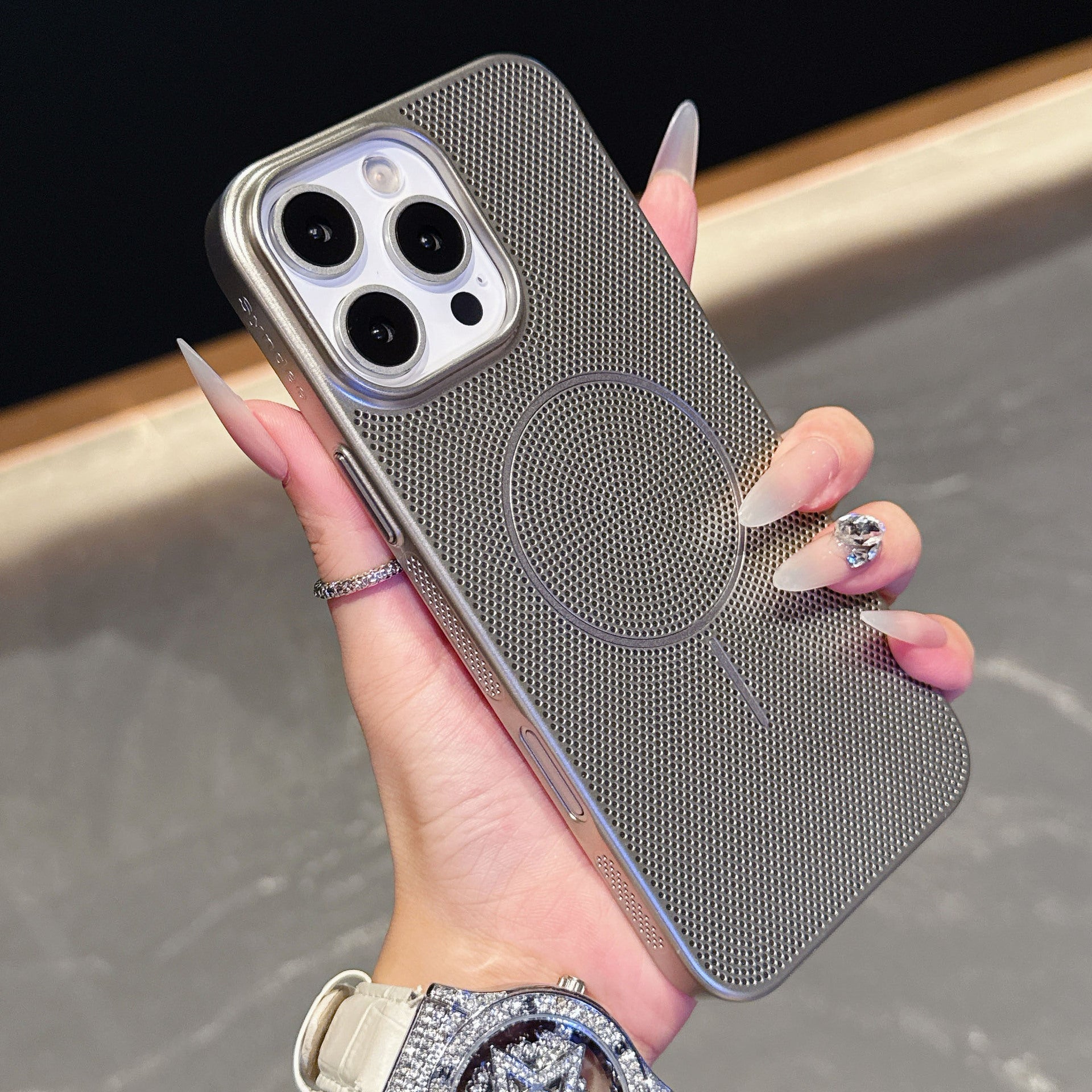 Electroplating metal paint mesh dissipation case For iphone