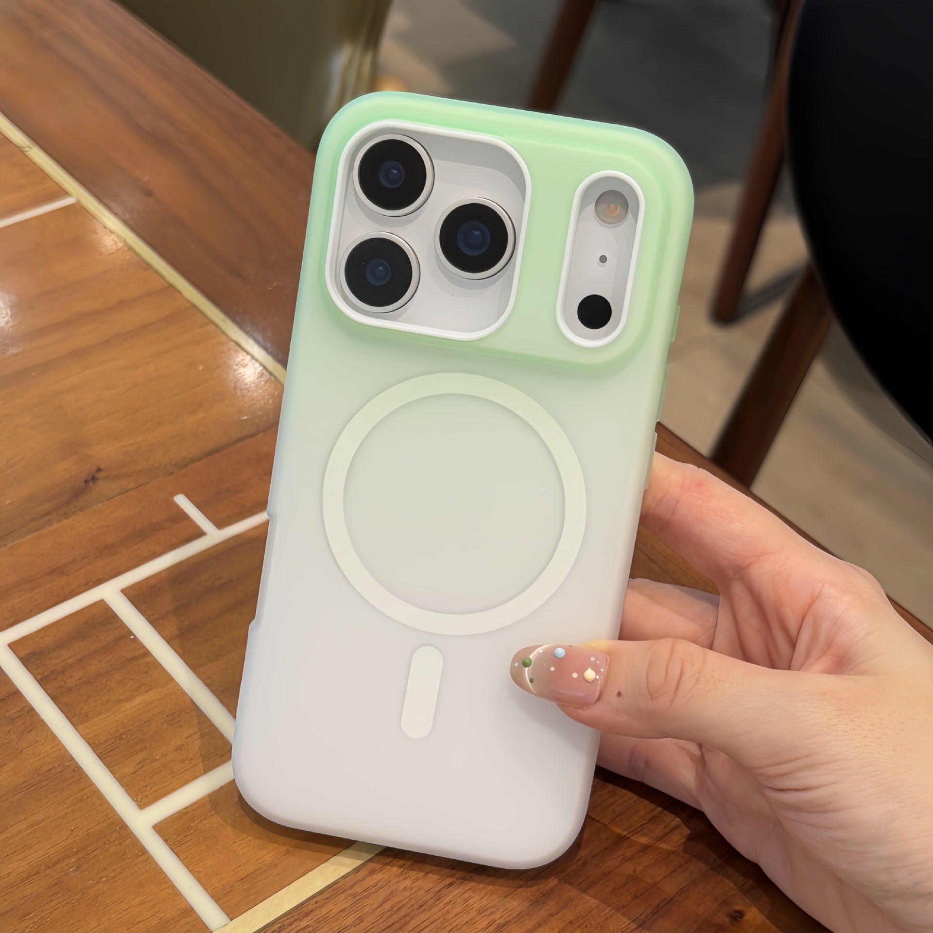 Magsafe magnetic Gradient 2-in-1 detachable case For iPhone