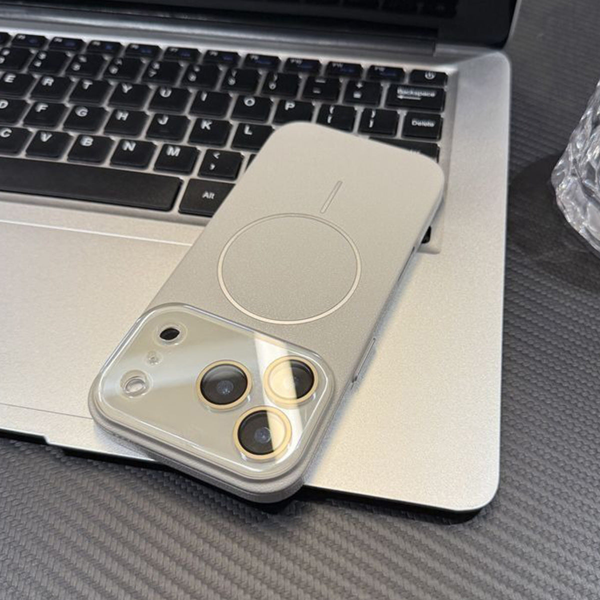 New Pore Magnetic Case For iPhone