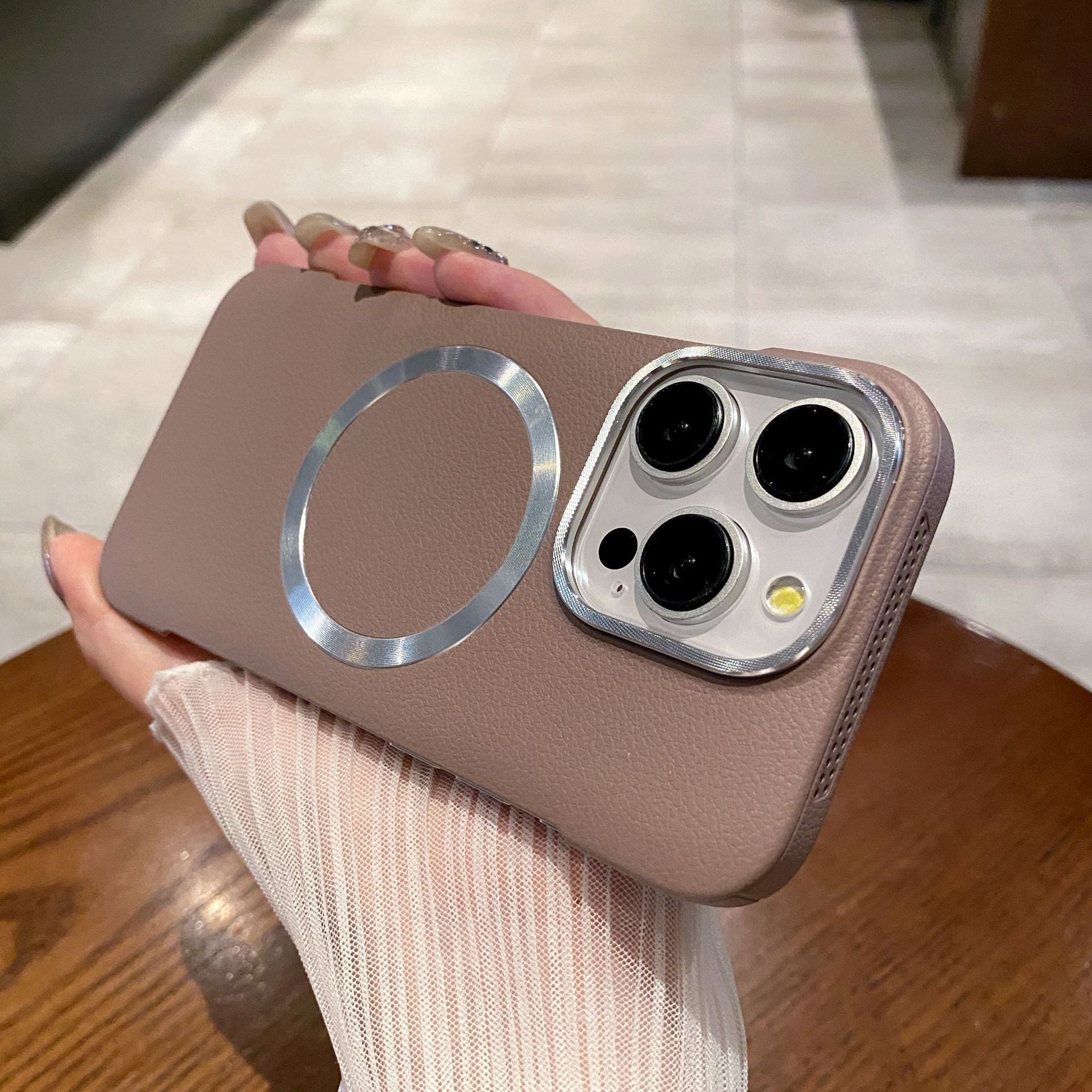 High-quality lychee pattern heat dissipation borderless magnetic  case For iPhone