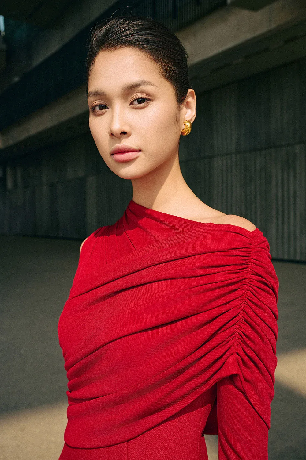 Luminous A-line Asymmetric Shoulder Jersey Maxi Dress