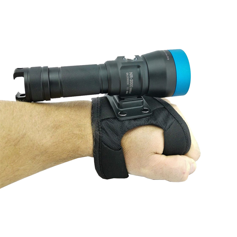 Kraken NR2000 portable diving fill light with 2000 lumens and a 6-degree angle