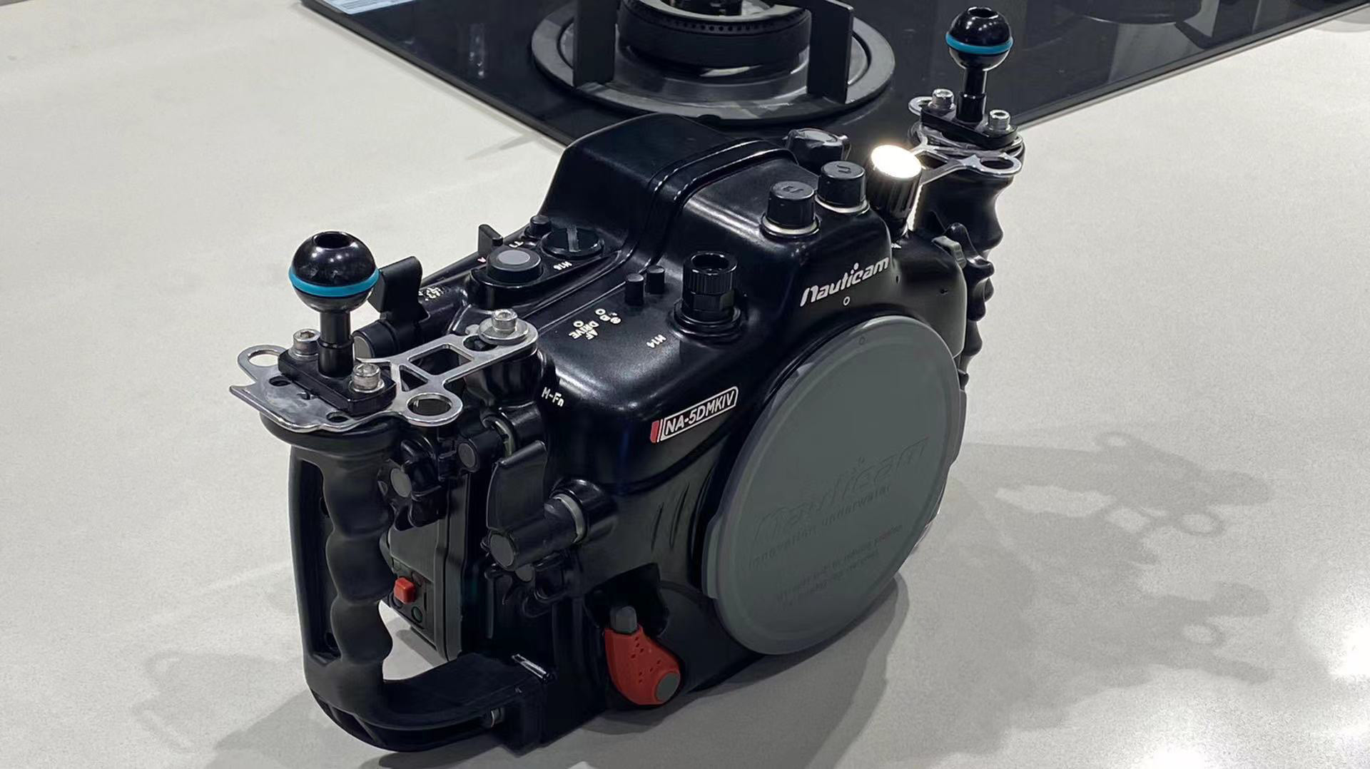 Nauticam 17325 NA-5DIV Housing for Canon EOS 5D Mark IV Camera ( second hand )