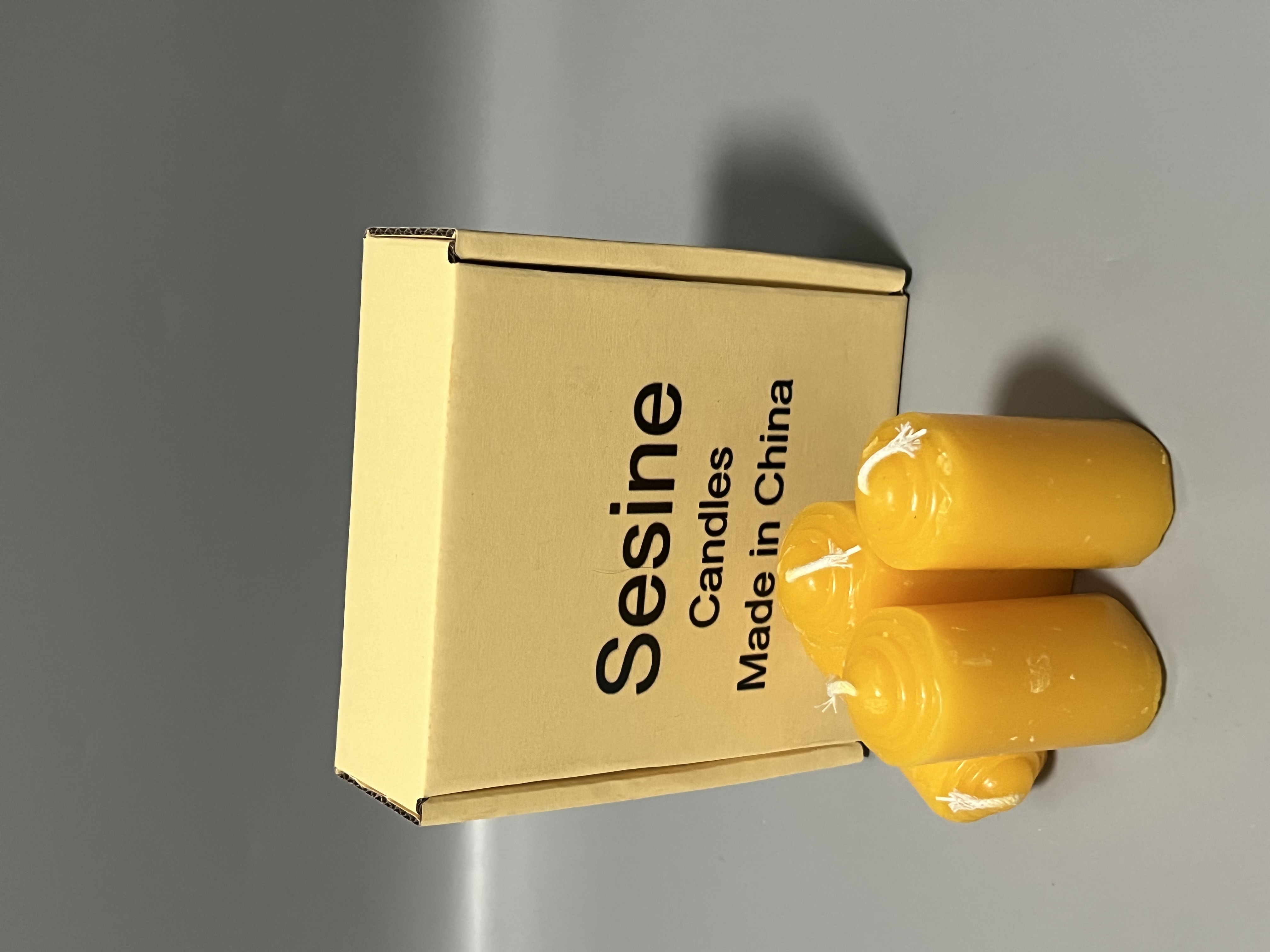 Sesine Scented Candle with Sweet Vanilla Fragrance, 80g Natural Soy Wax Candle in Portable Tin Jar, Long-Lasting Burn for Relaxation, Home Decor & Gift