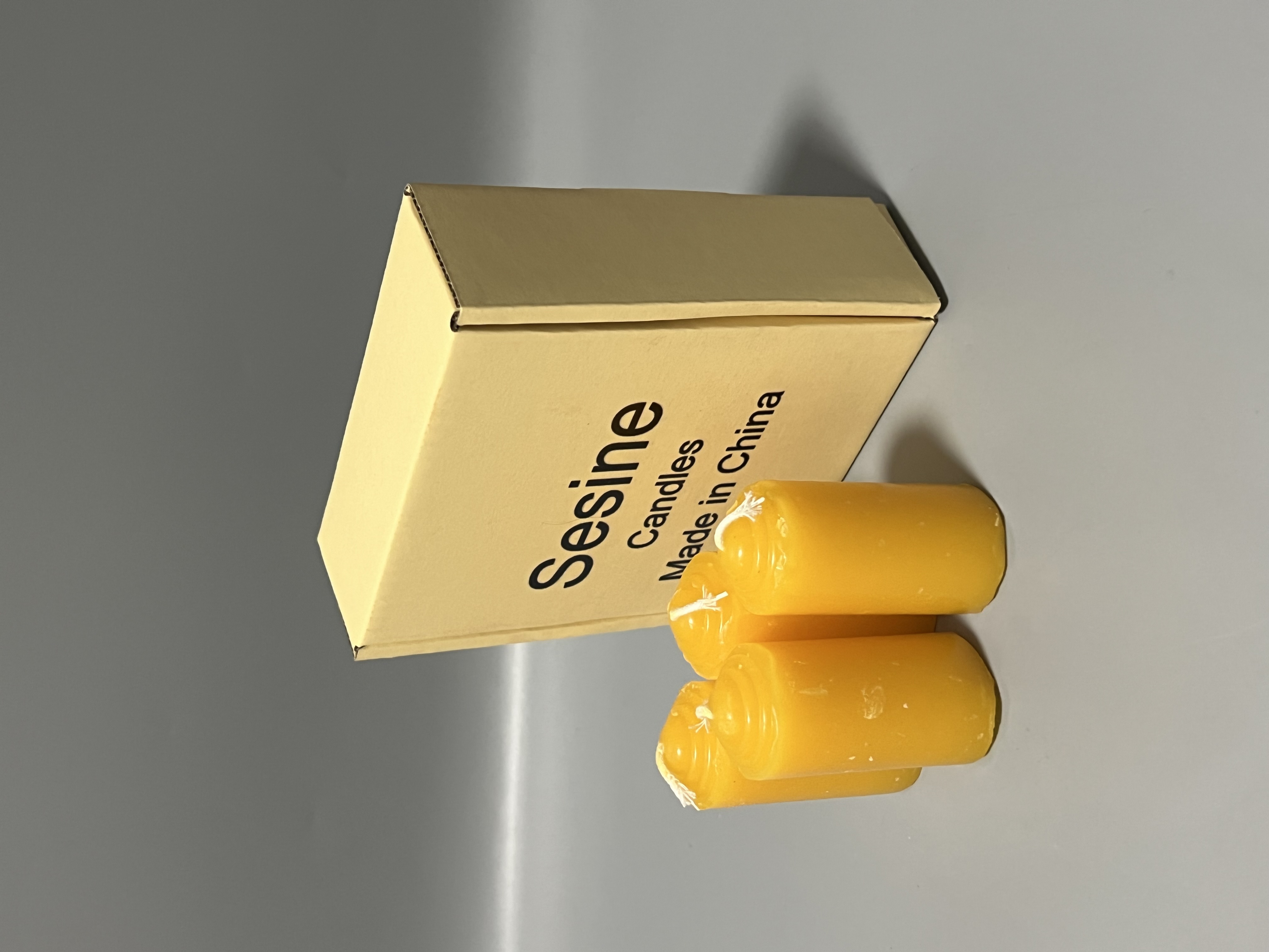 Sesine Scented Candle with Sweet Vanilla Fragrance, 80g Natural Soy Wax Candle in Portable Tin Jar, Long-Lasting Burn for Relaxation, Home Decor & Gift