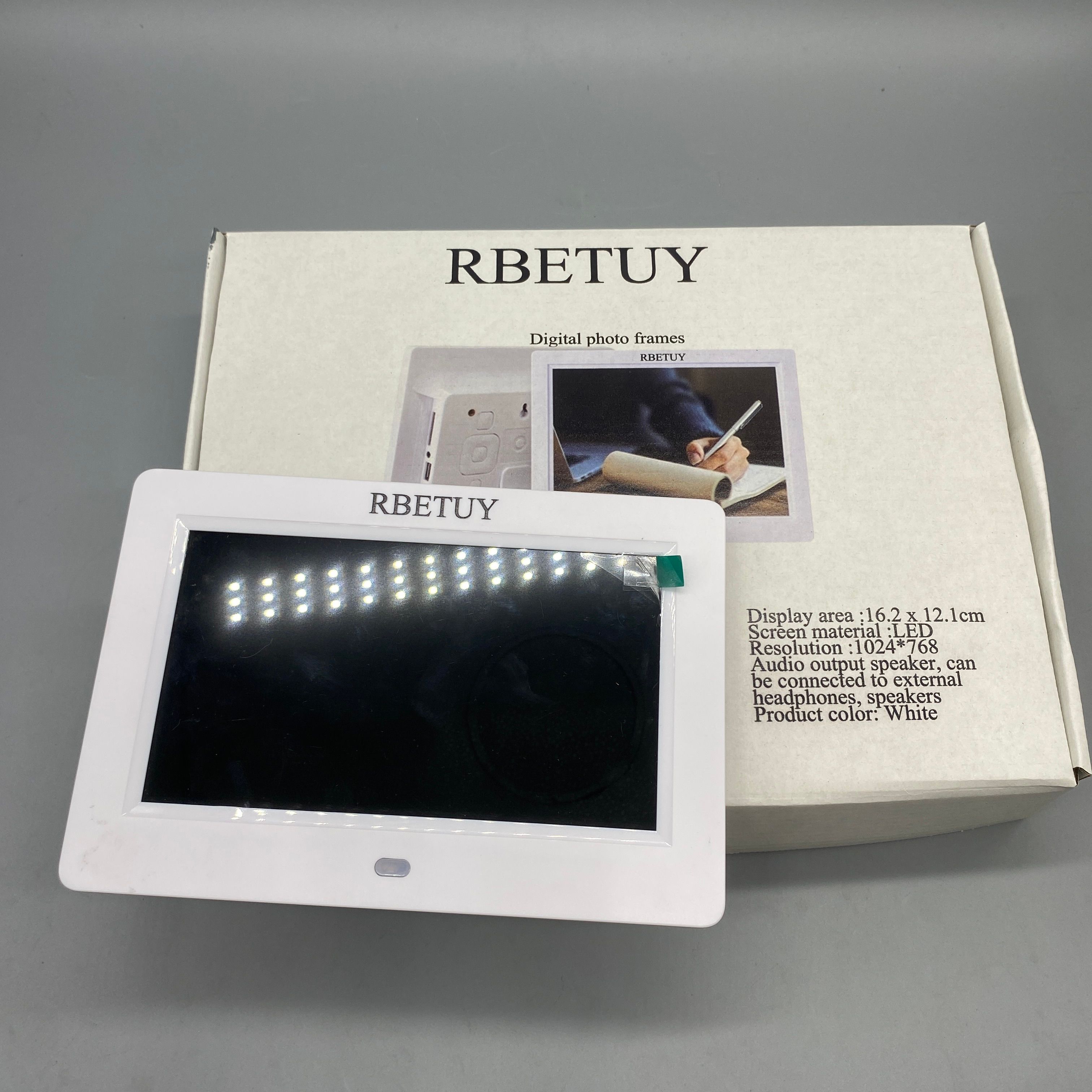 RBETUY Digital photo frames, 1024x768 Resolution, Supports AVI/MP4/MKV, USB/SD Card, Auto Slideshow, White Frame