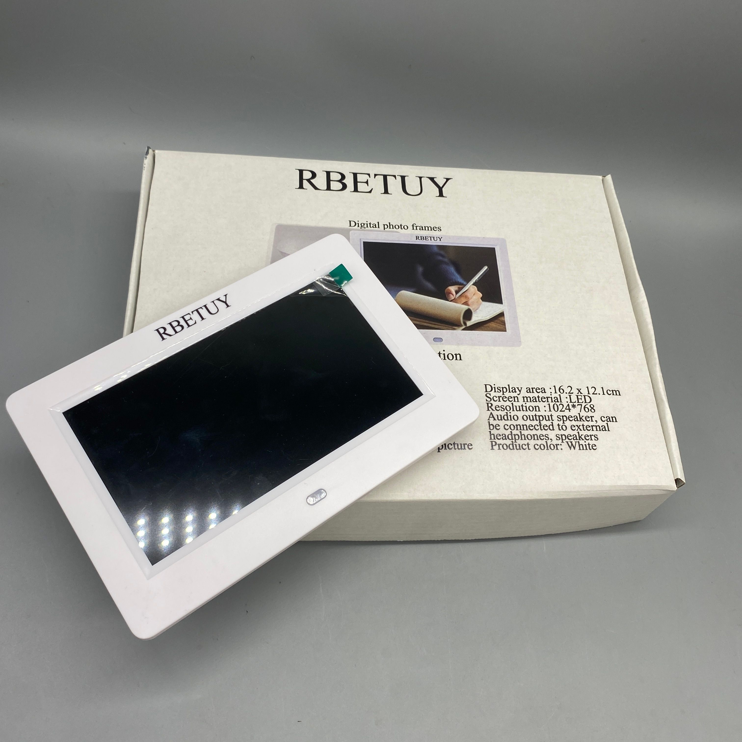 RBETUY Digital photo frames, 1024x768 Resolution, Supports AVI/MP4/MKV, USB/SD Card, Auto Slideshow, White Frame