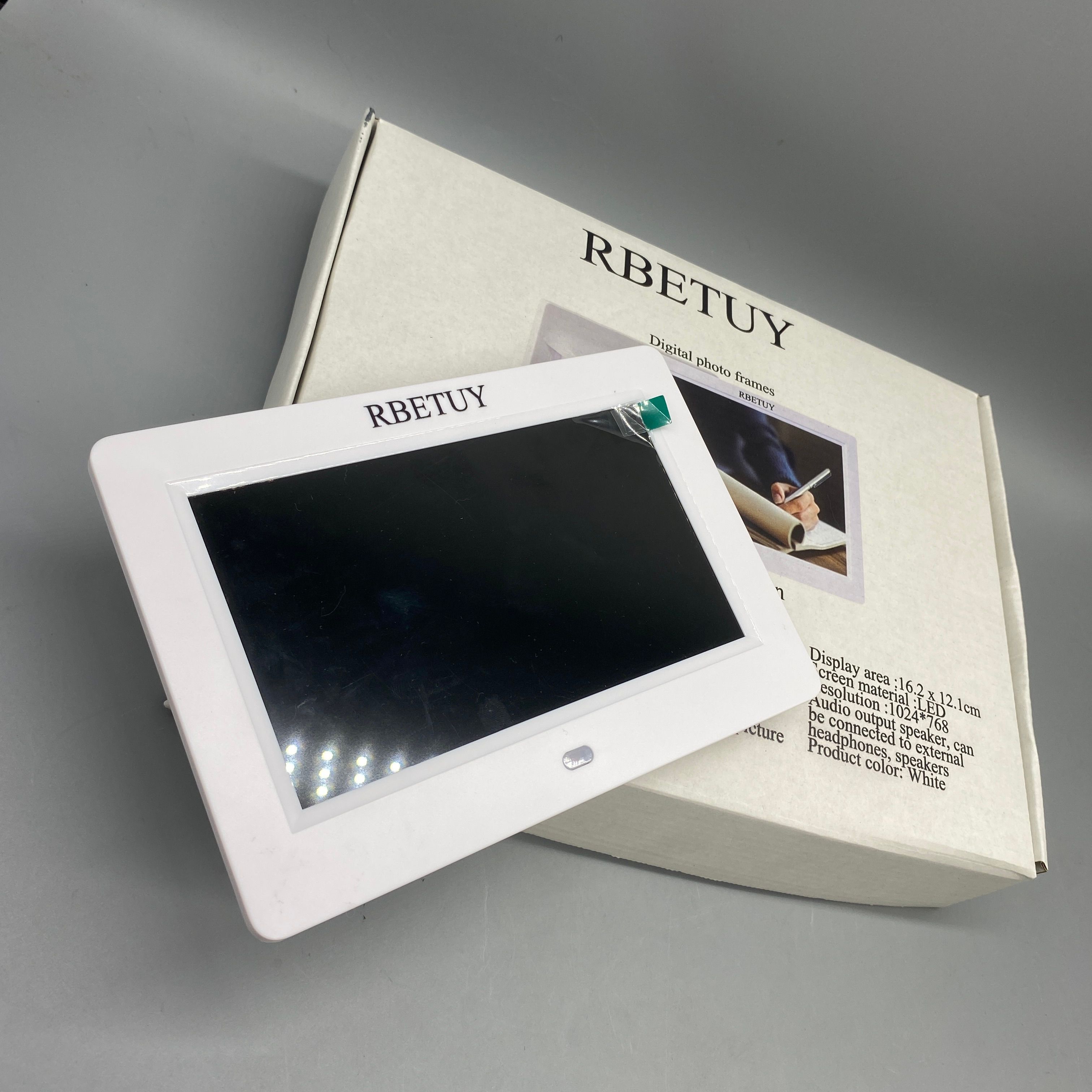 RBETUY Digital photo frames, 1024x768 Resolution, Supports AVI/MP4/MKV, USB/SD Card, Auto Slideshow, White Frame