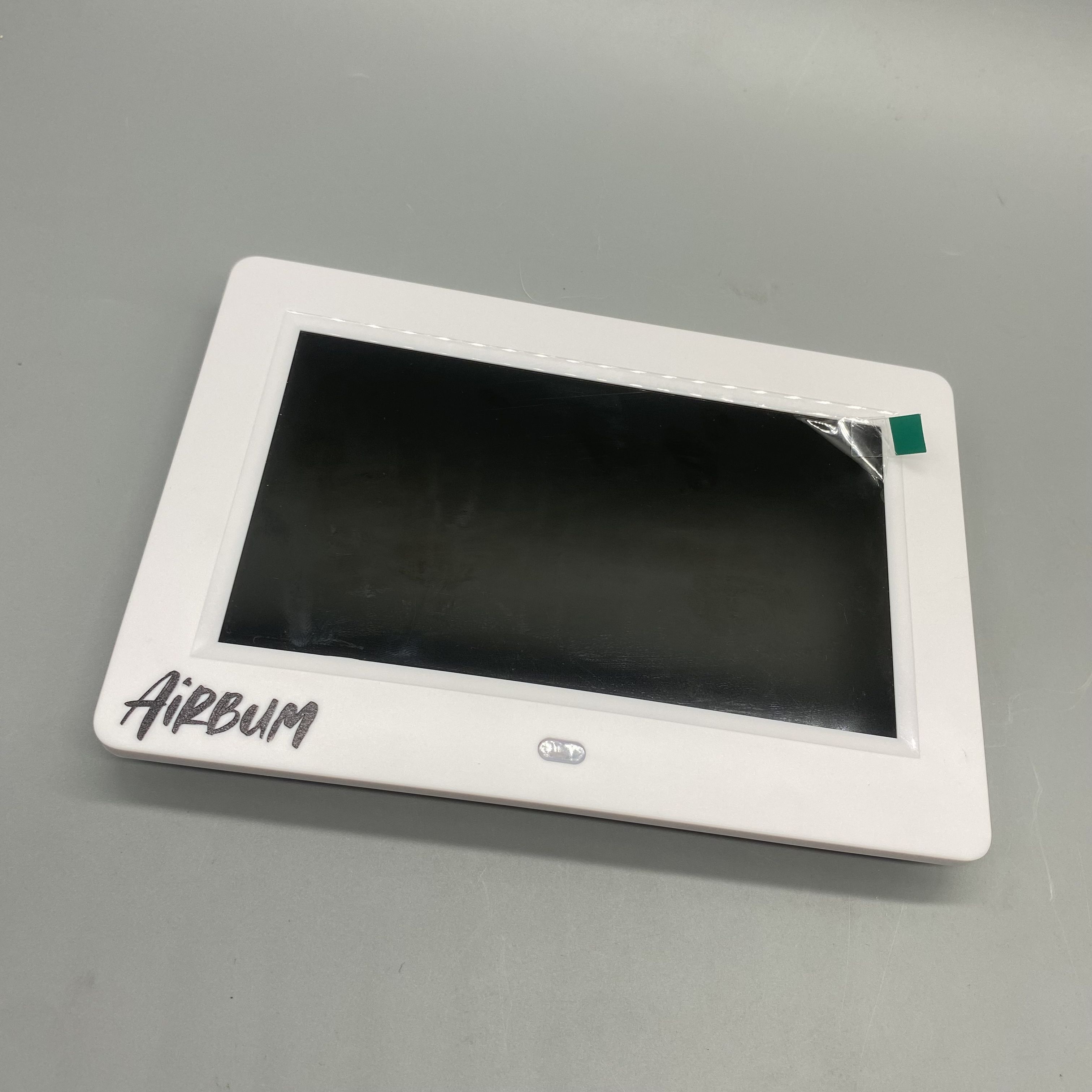 AiRBum 8-Inch Digital Photo Frame - 1024x768 Resolution, Supports Video/Photo/Music, USB & SD Card Slots, White