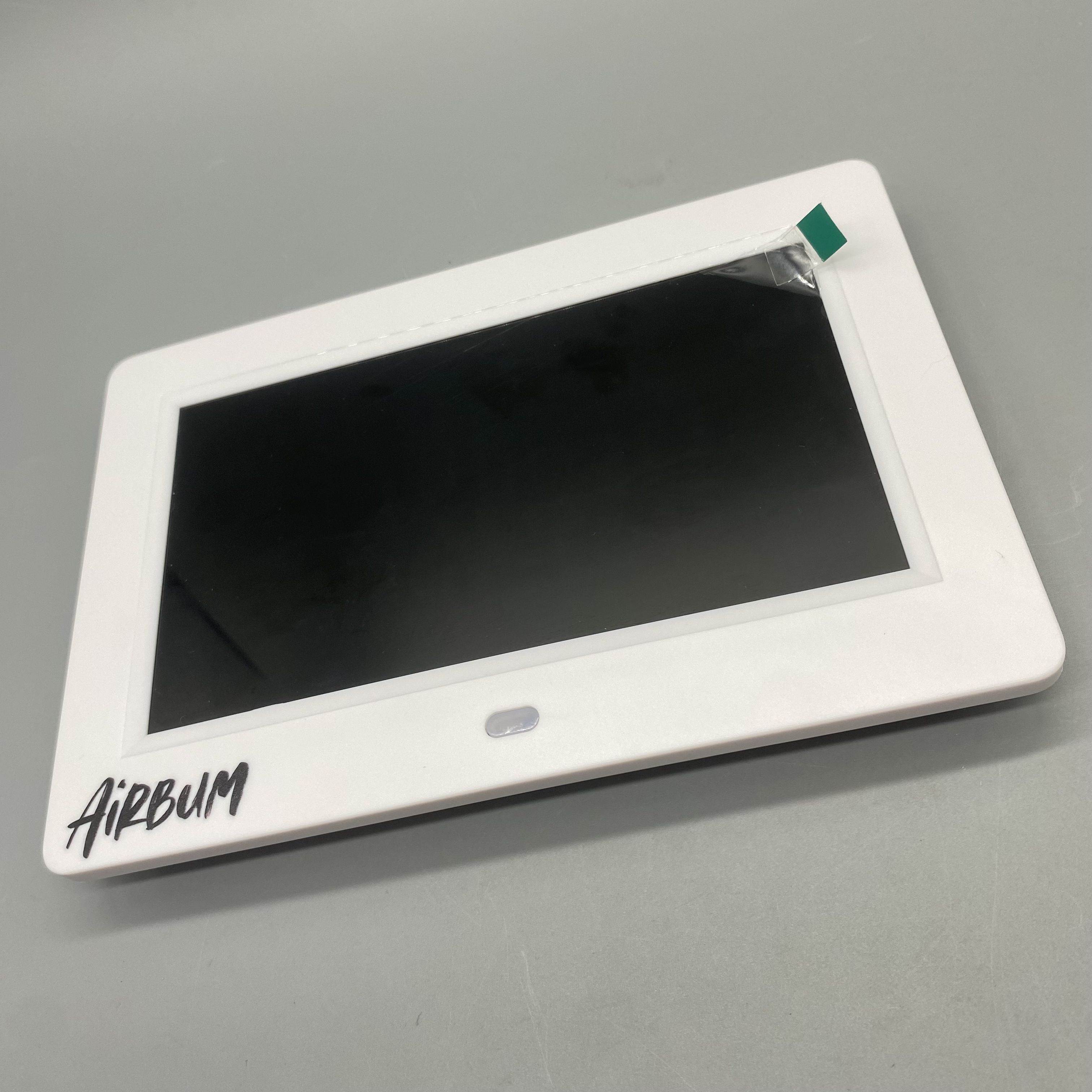 AiRBum 8-Inch Digital Photo Frame - 1024x768 Resolution, Supports Video/Photo/Music, USB & SD Card Slots, White