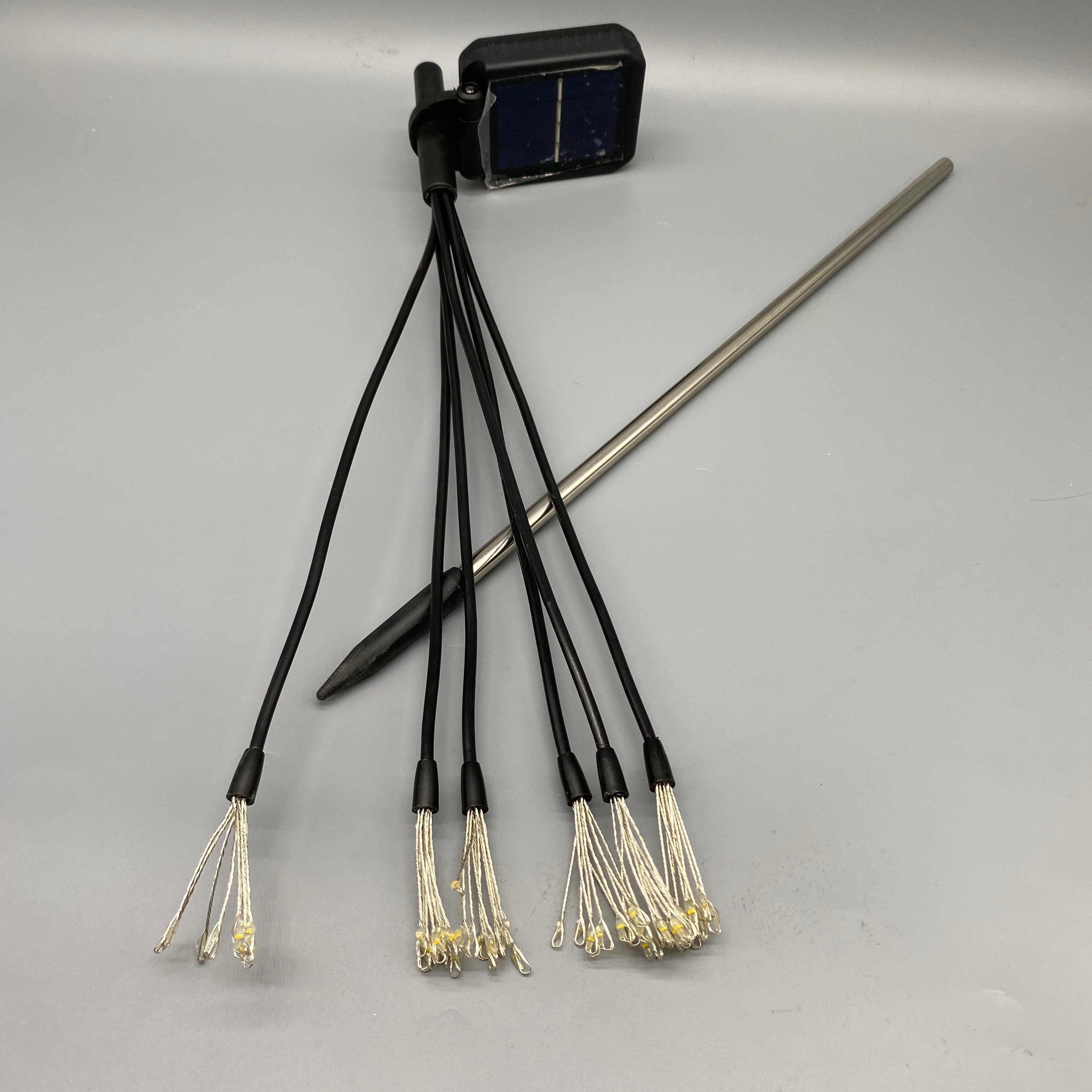 Solar Garden Lights Set of 2, 120 LED Flickering Firework Effect Lights with Two Lighting Options, Waterproof Solar Outdoor Lights for Garden, Pathway & Yard Decoration, Perfect Gift for Her