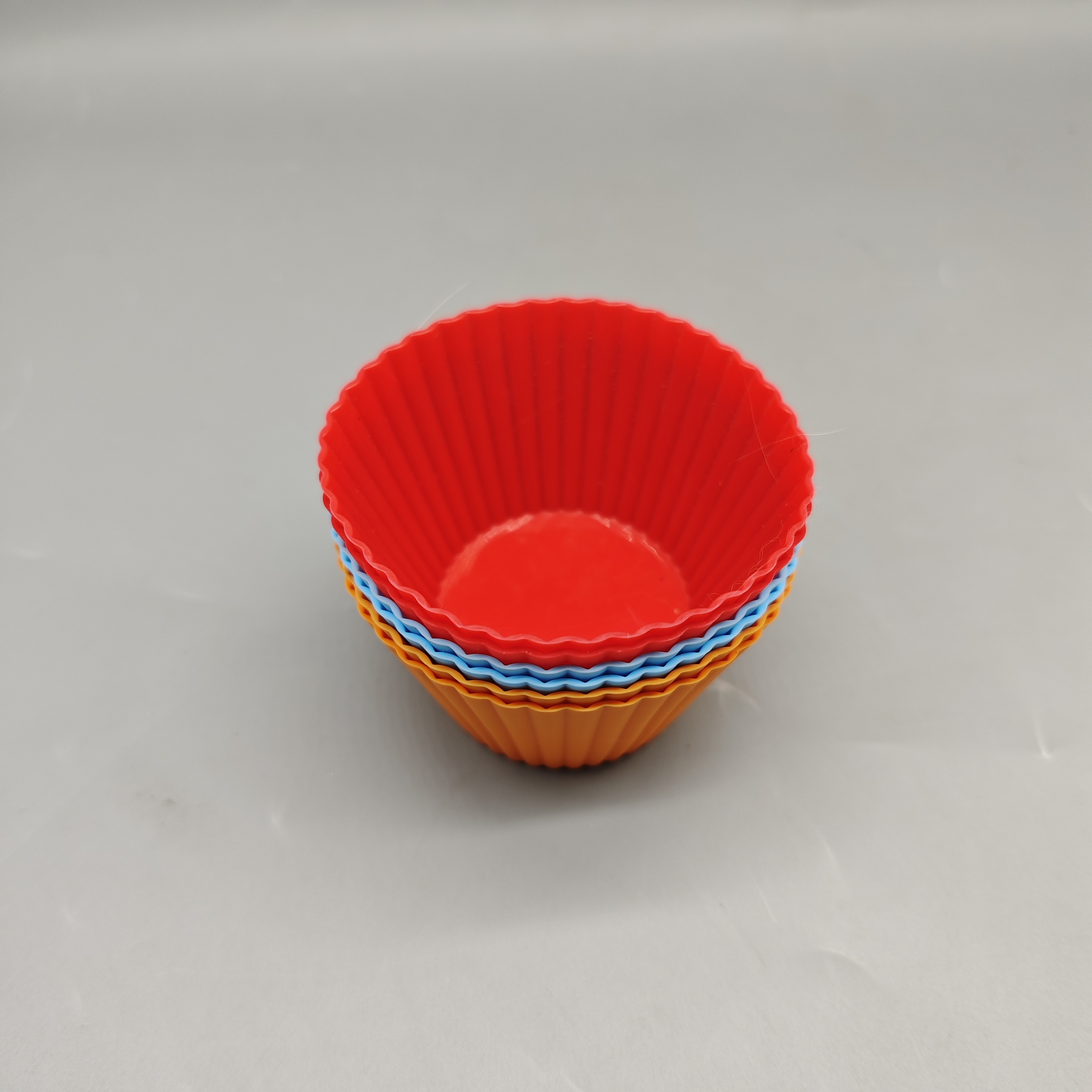 Doal Doal Pastry Molds, 6-Pack Food-Grade Silicone Baking Cups, Reusable Non-Toxic Molds in Red, Blue & Orange, 3.5×3.5×2in Easy-Clean Design