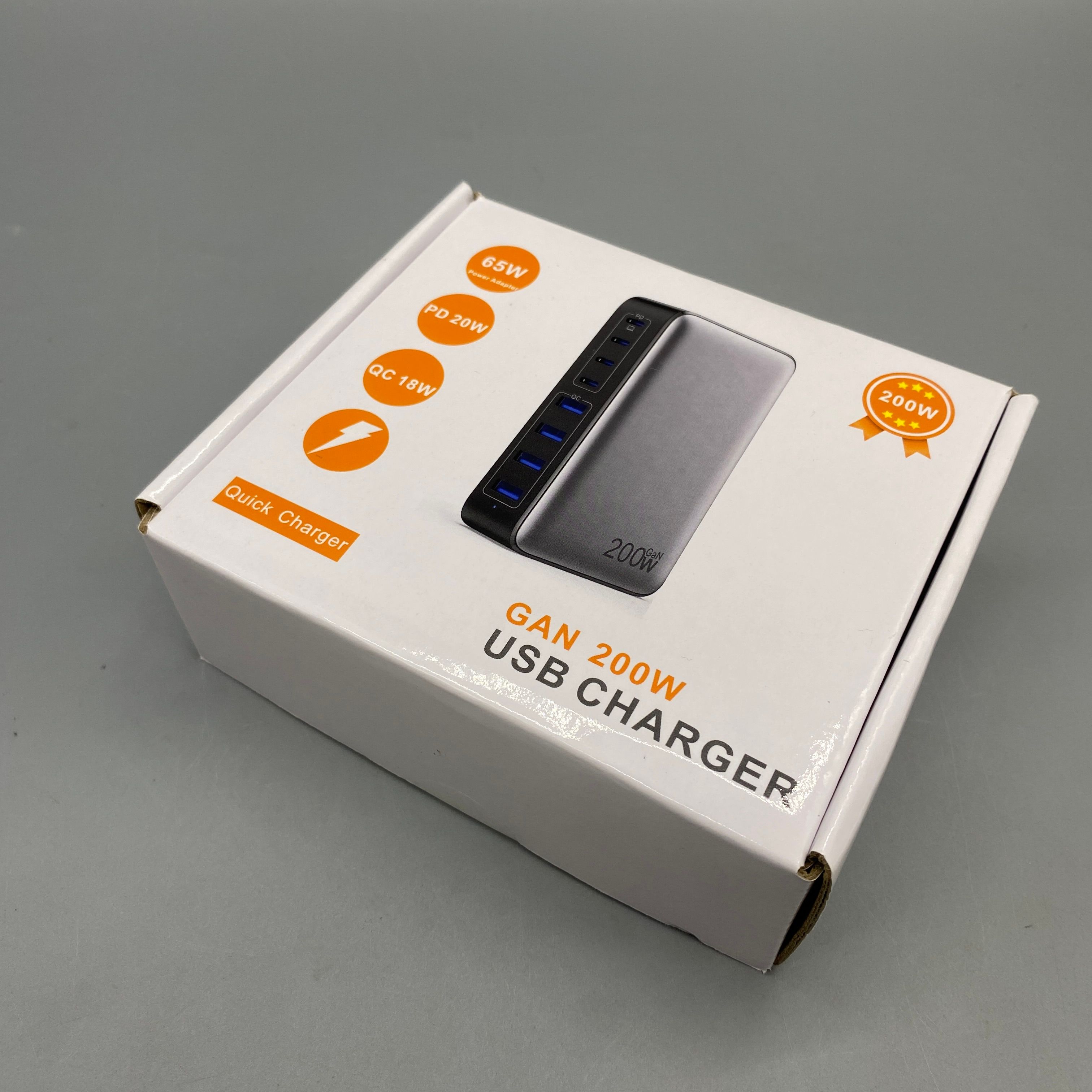 USB Charger with 4 PD & 4 QC Ports, Fast Charging for USB-A & USB-C Devices, 100-240V Input, Compatible with Laptops, Smartphones, Tablets – ABS+PC Material