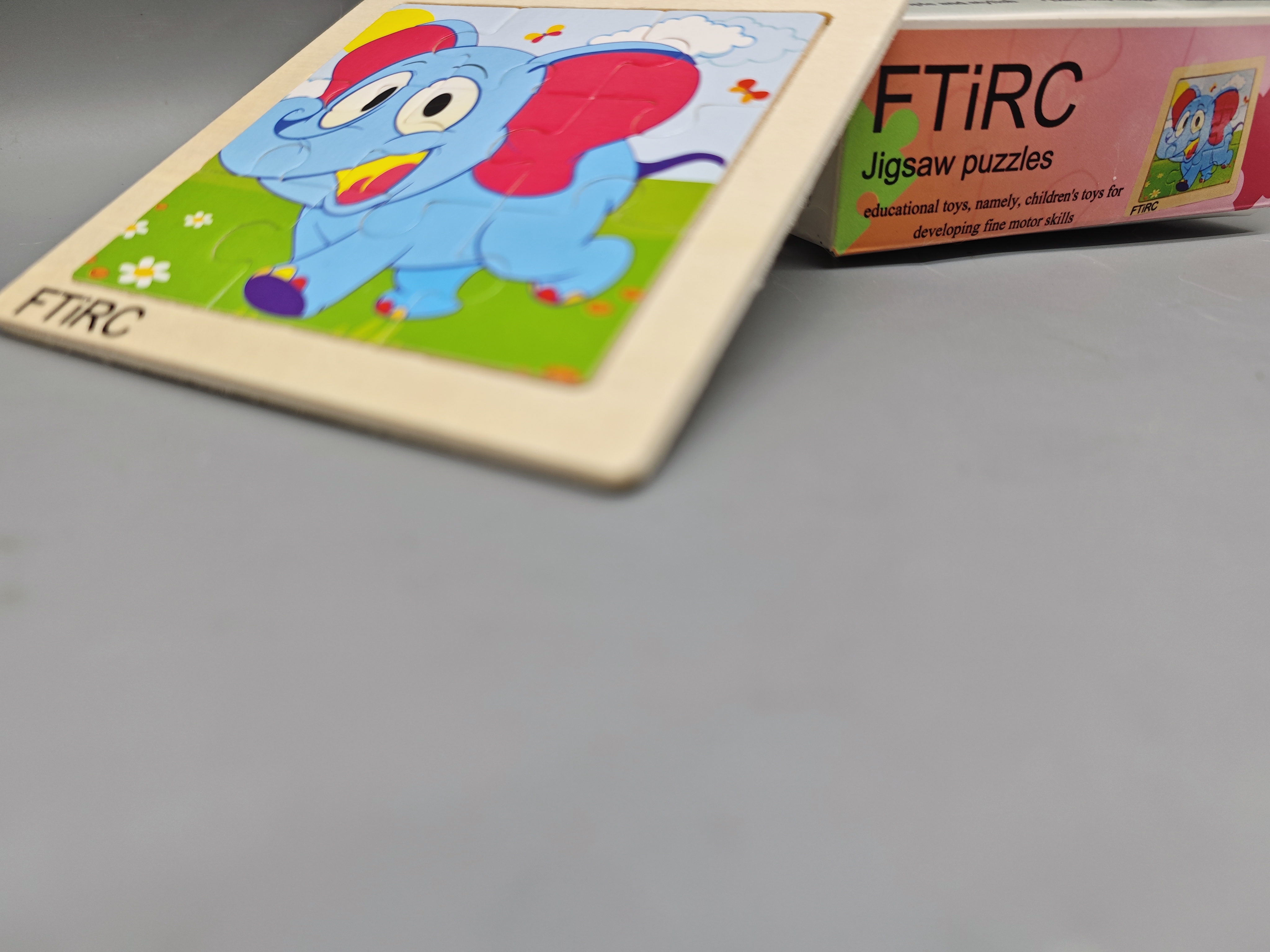 FTiRC Jigsaw puzzles, Wooden Jigsaw Puzzle for Kids, Educational Toy to Develop Fine Motor Skills, Suitable for Ages 3-6, Single Piece, Compact 10×10×0.6cm