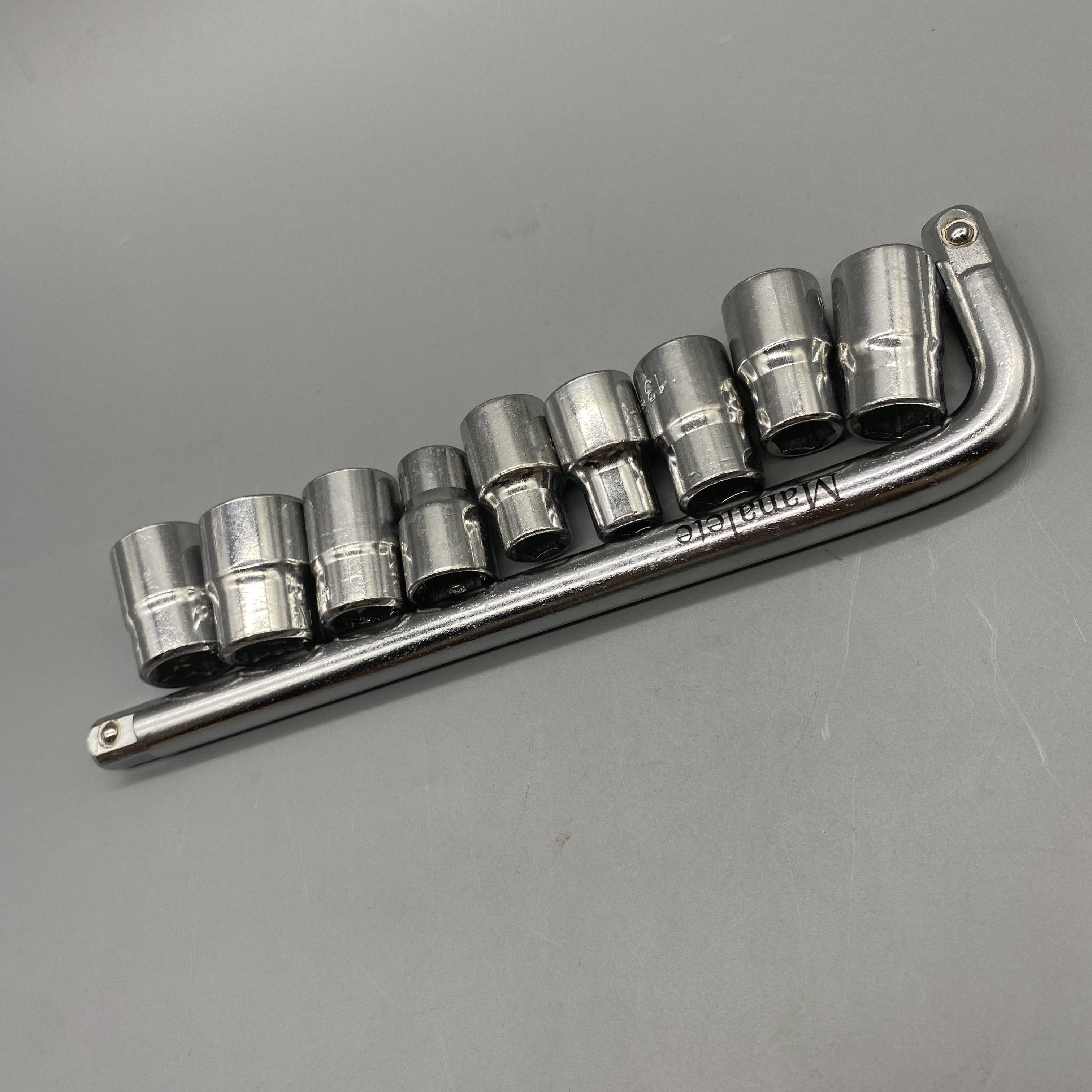 Manalete Socket Wrench - CR-V Chrome Vanadium Steel, Heavy Duty, Mirror Finish, 1.5kg, 28.5x8.5x4cm, Ideal for Car and Home Repairs