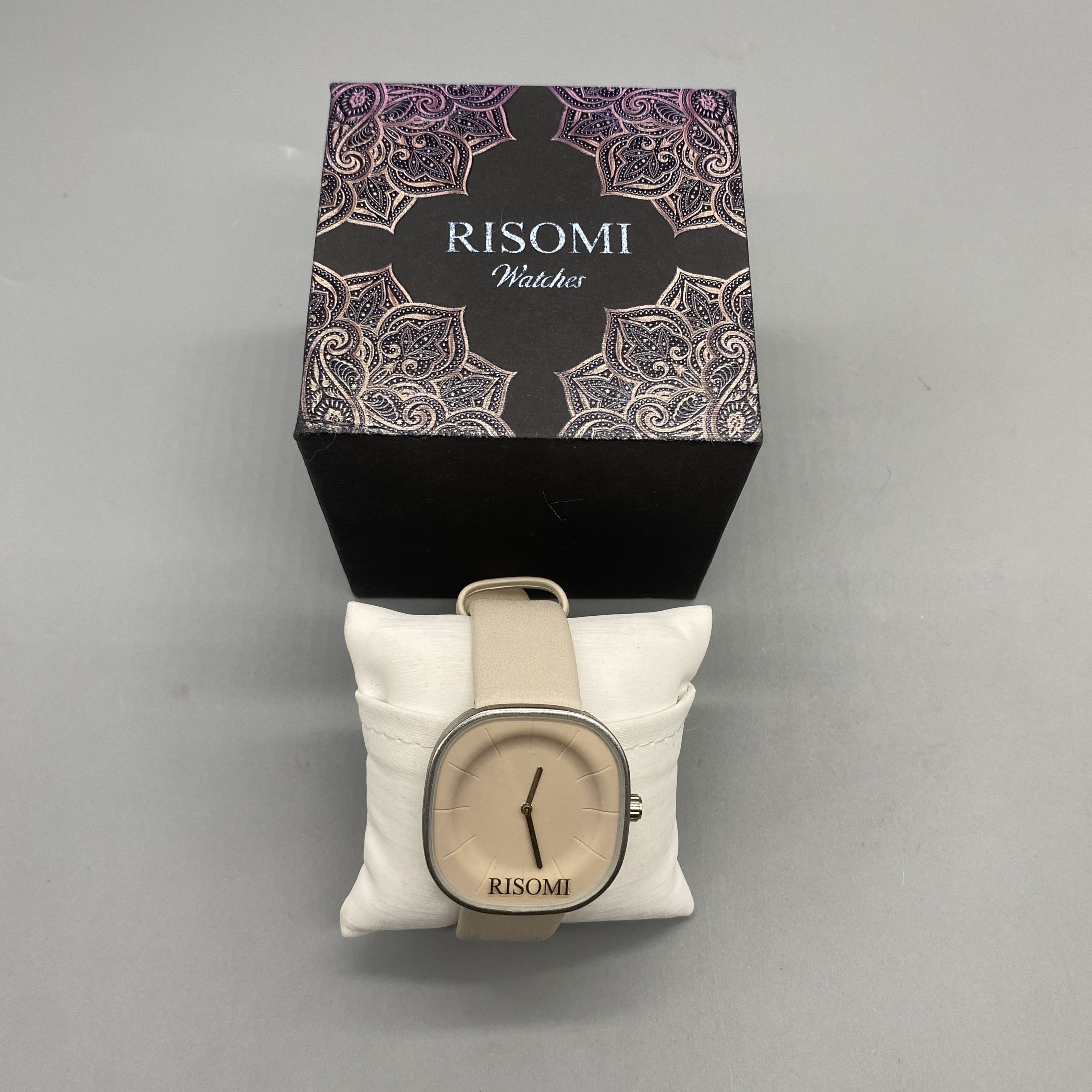 RISOMI Watches - Japanese Minimalist Design, Japanese Quartz Movement, Alloy Case, Leather Strap, 38mm Dial, 21.5cm Band