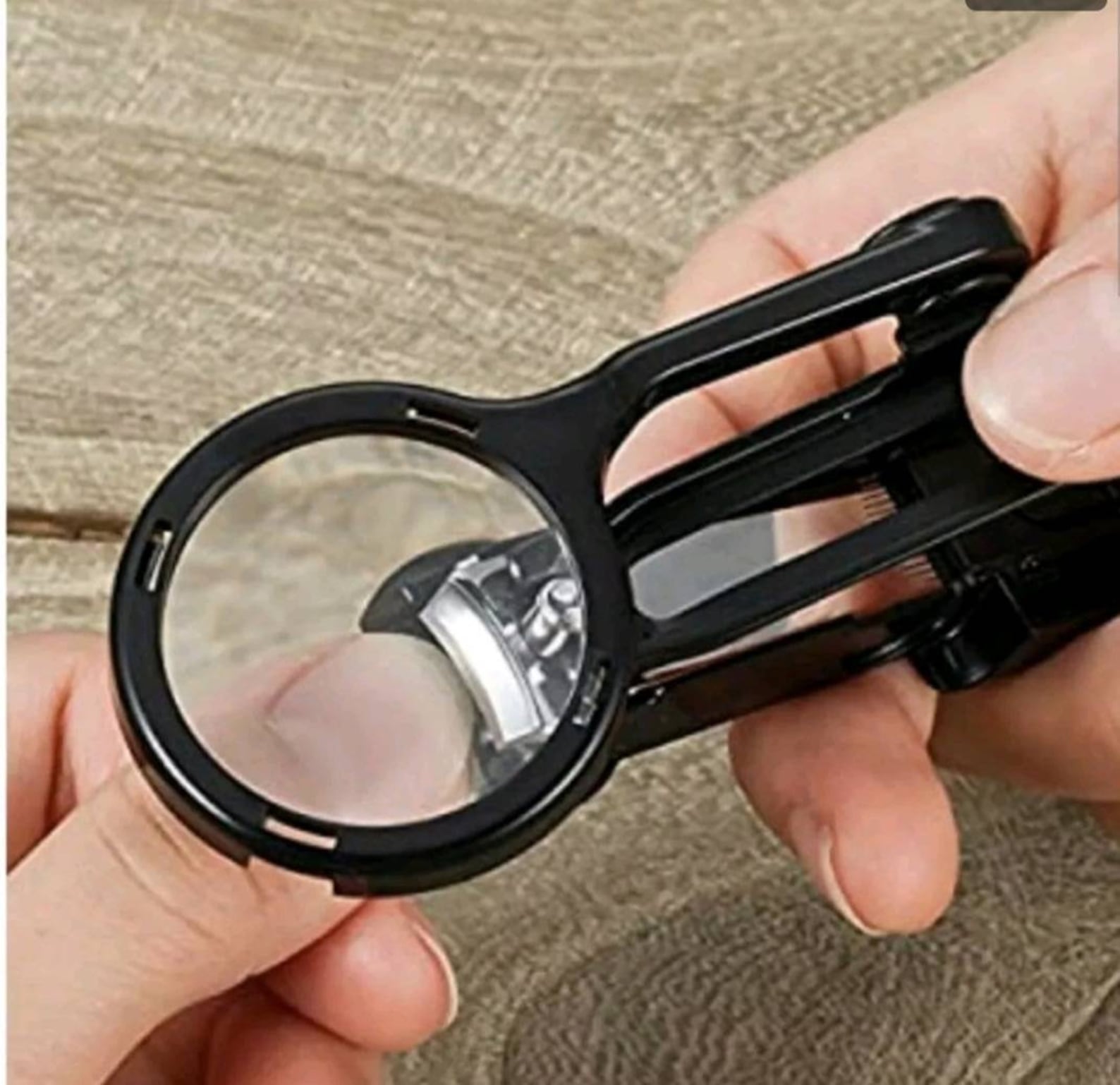 OMUDA Stainless steel nail cliper / cutter with magnifying Glass x 1