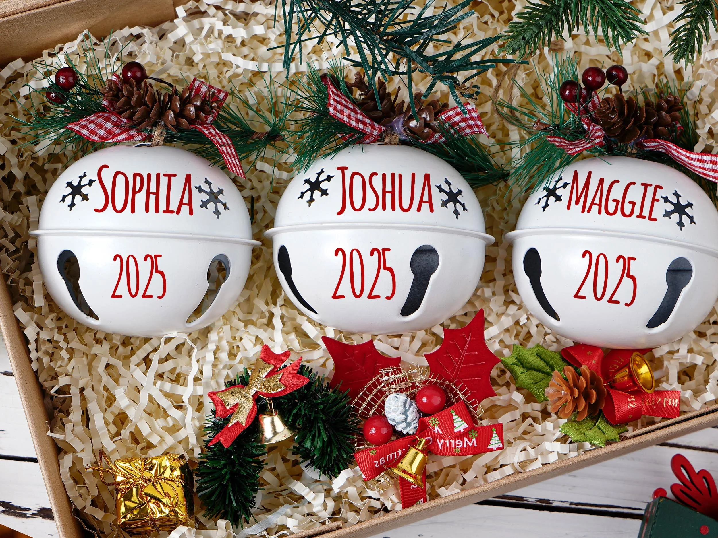 Personalized Jingle Bell Christmas Ornament with Name 2025, Christmas Tree Decor, Festival Party Gift for Kids/Family
