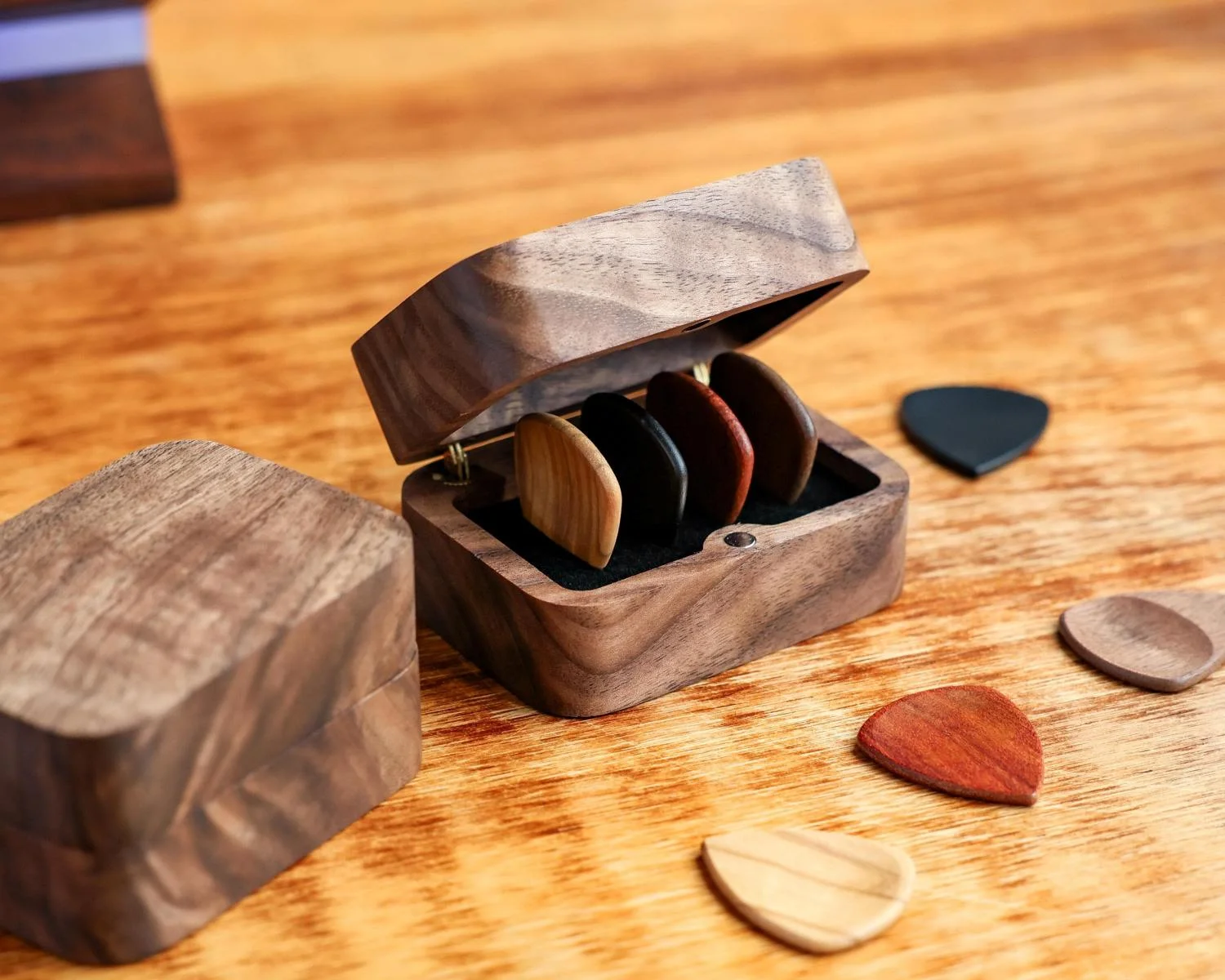 Personalized Walnut Guitar Pick Box, Plectrum Holder Case, 4/6/10 Slots, Custom Engraving