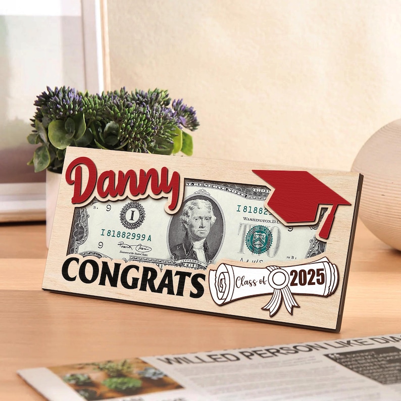 Personalized 2025 Graduation Money Clip with graduation cap