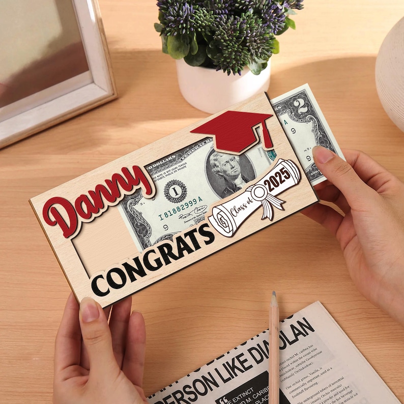 Personalized 2025 Graduation Money Clip with graduation cap