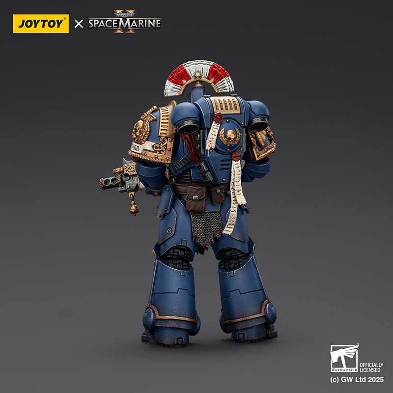 JOYTOY 1/18 Warhammer 40K - Ultramarines Relic Secundus Armour with Artificer Bolt Rifle,Chainsword and Bolt Pistol