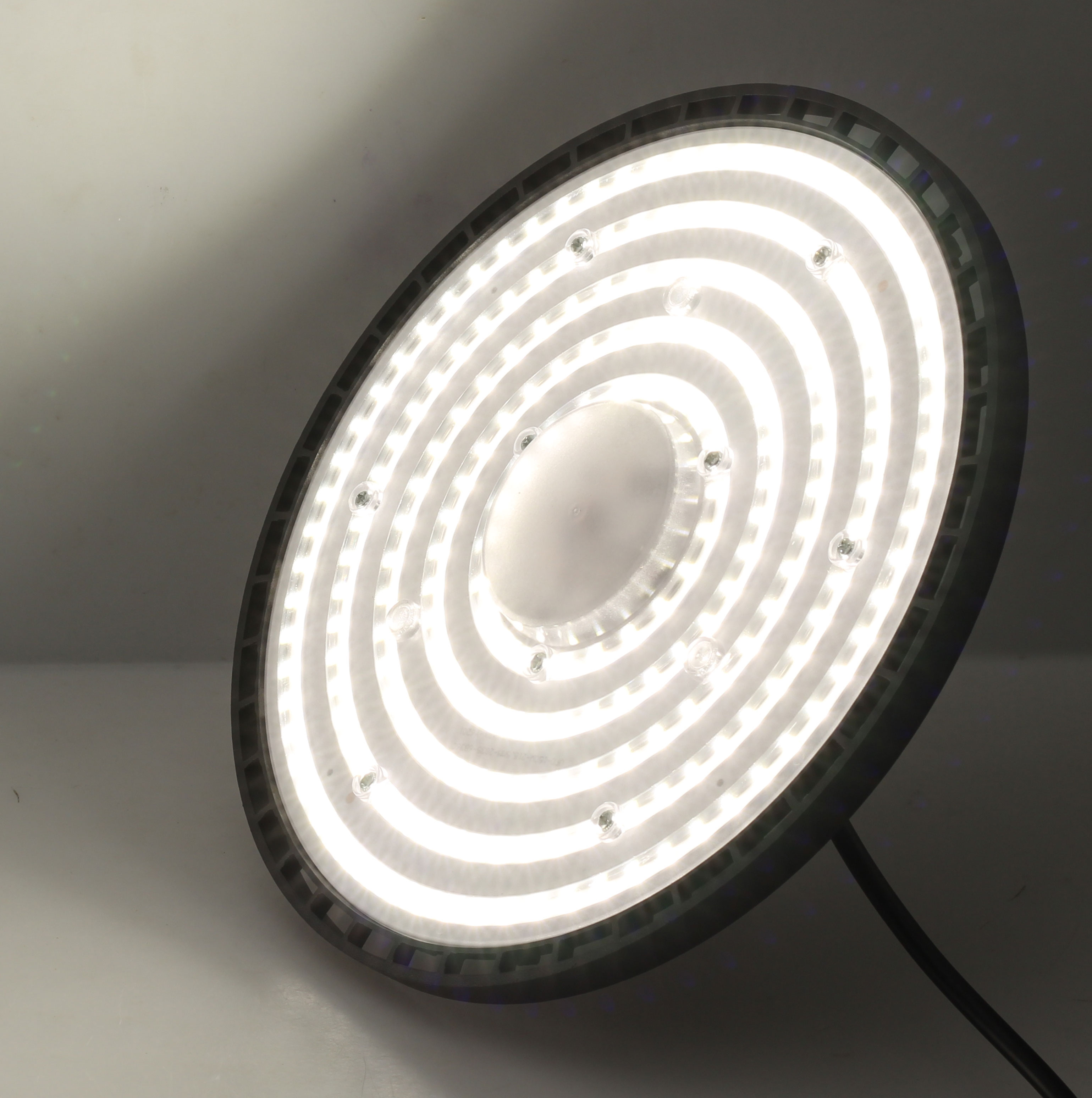 100W UFO LED Grow Light – Economical Model for Indoor Plant Growth, Full Spectrum High-Efficiency Grow Lamp for Hydroponics, Greenhouses, and Indoor Gardens"