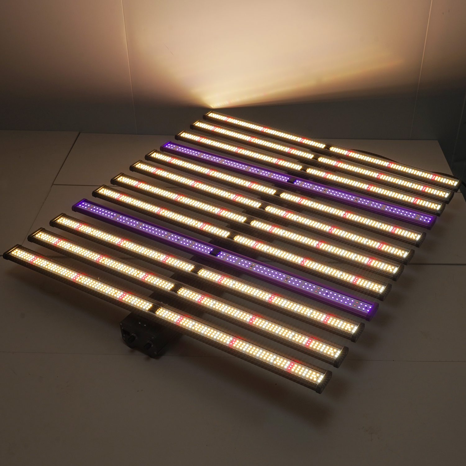 Meijiu Indoor Grow Antenna1060W Samsung UV IR Full Spectrum Led Grow Light for Commercial Growing