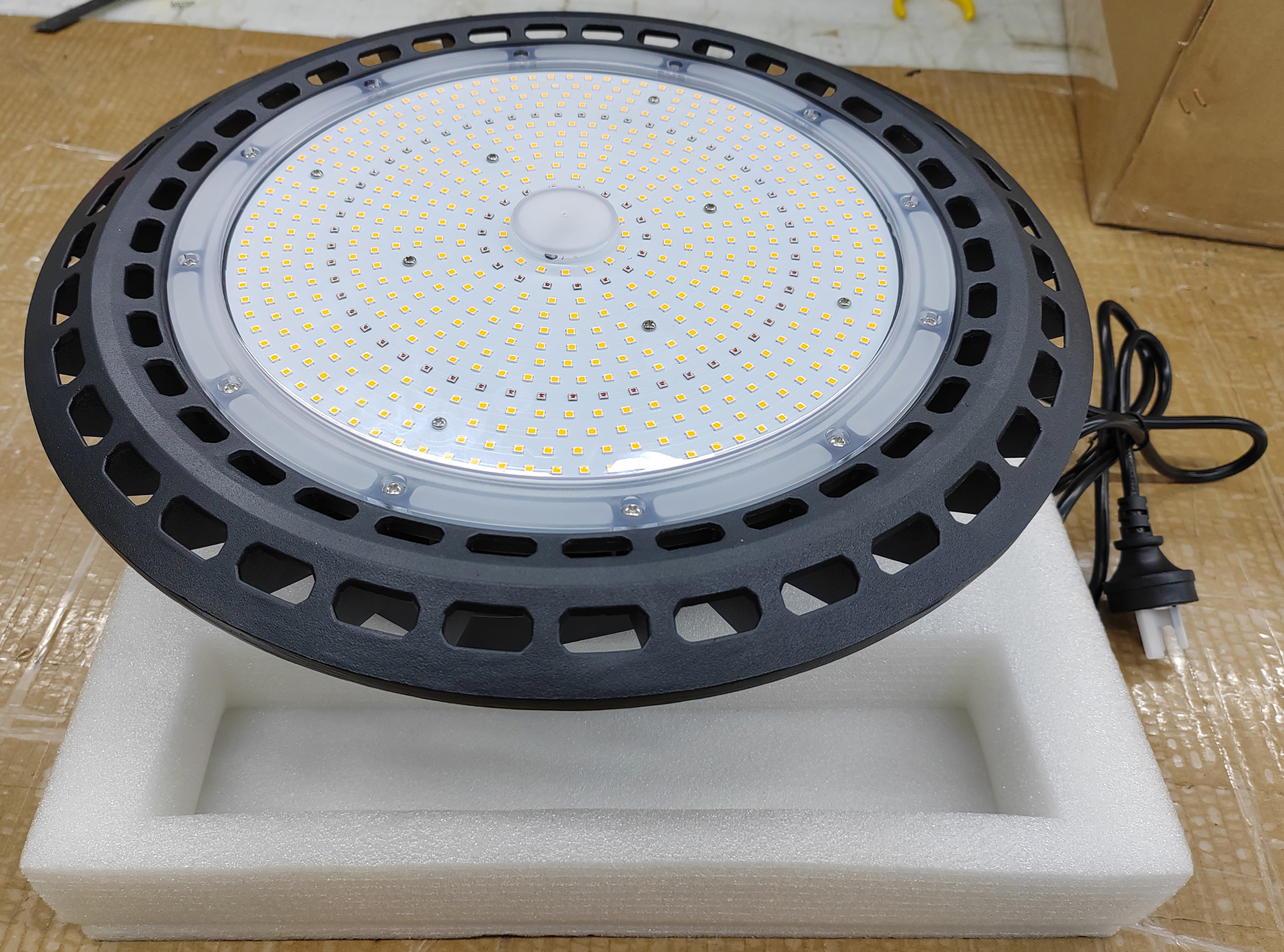 Grow Lights for Indoor Plants Full Spectrum 100W Hanging LED Grow Light High Efficiency Powerful for Indoor Greenhouse, Grow Tent