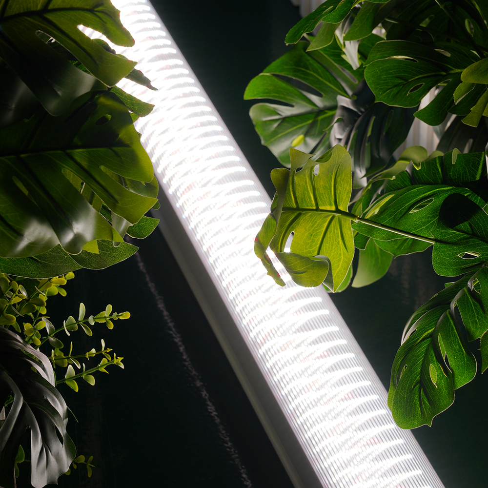 Dual-channel Dimmable Full Spectrum Deep Red IR Indoor Plants Bar 150W 4ft Under Canopy Led Grow Light