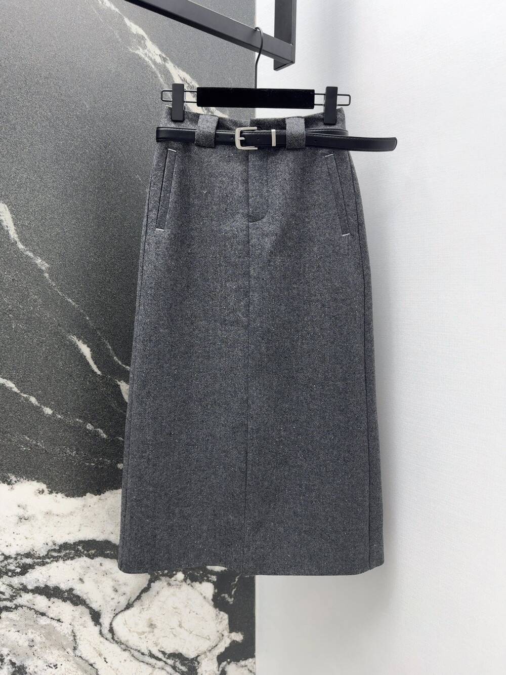 New belt-decorated straight slightly A-line back-slit wool-blend midi skirt for autumn and winter 2024