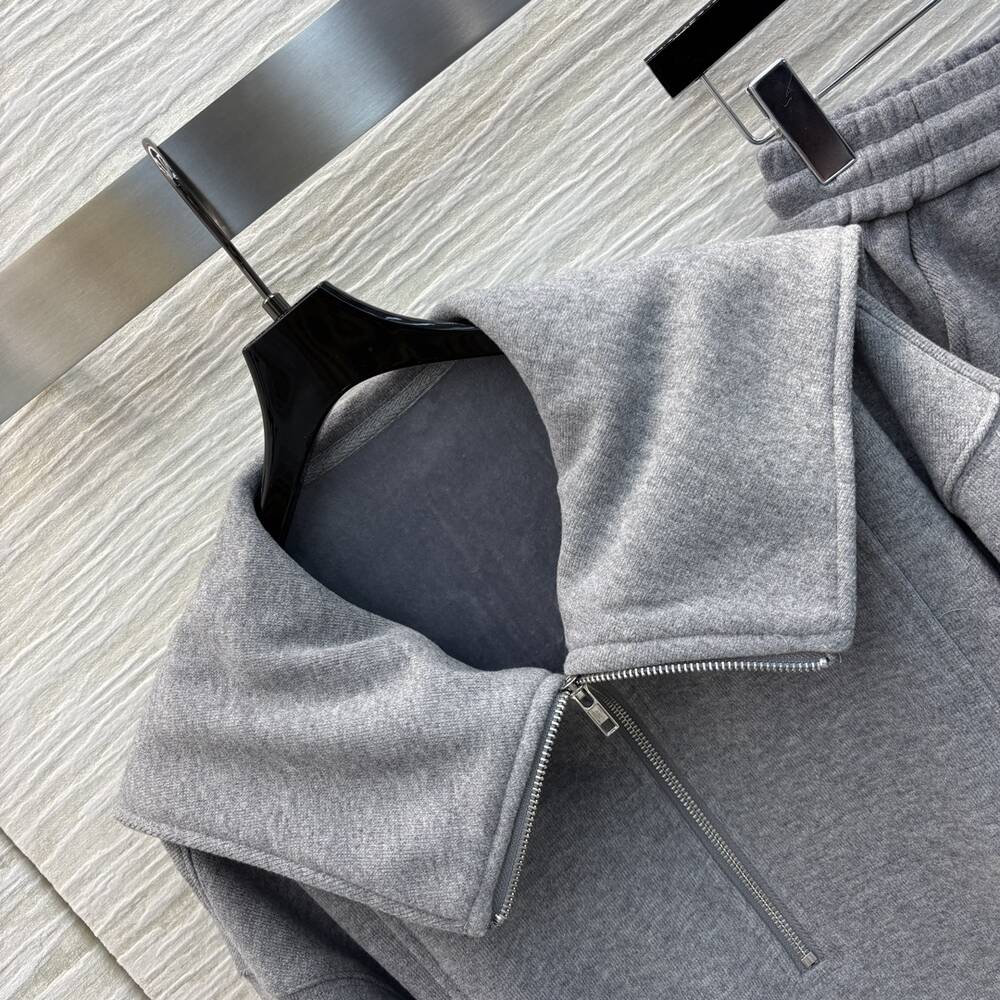 Sporty casual suit for autumn and winter 2024. Half-zip big lapel sweatshirt + casual straight-leg pants