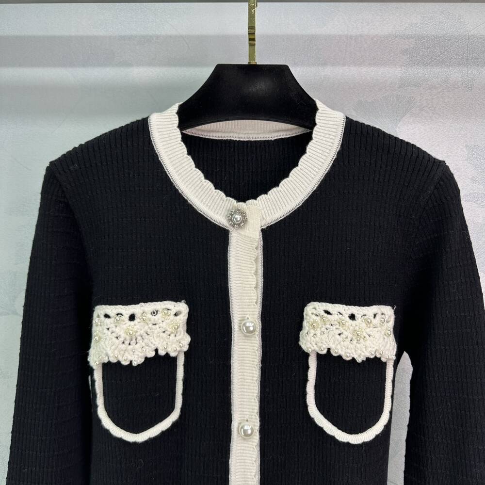 The new style round-neck wool and cashmere cardigan for spring 2025