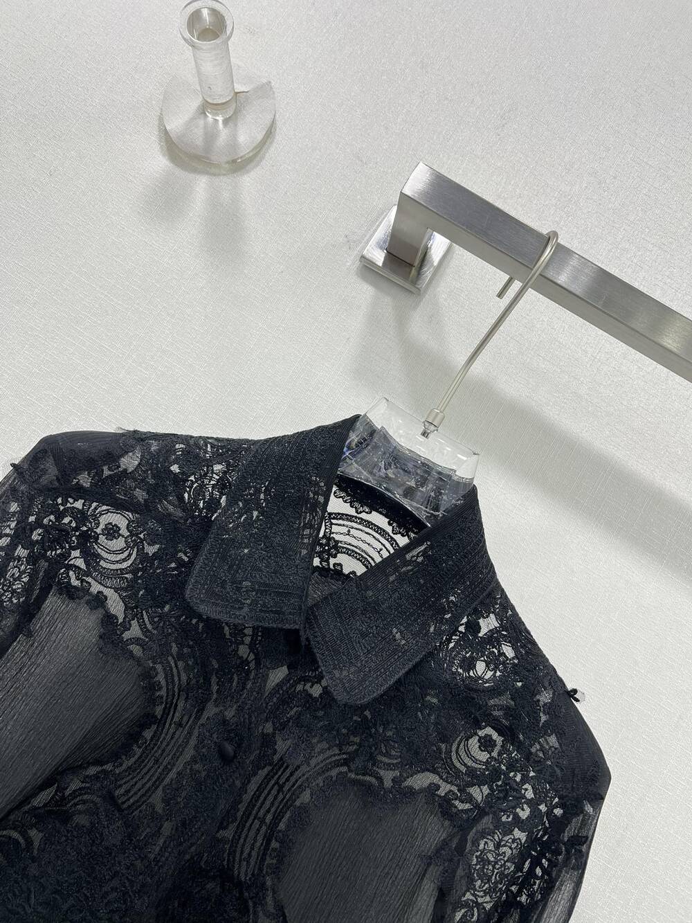 The new style pointed collar short cotton shirt for early spring 2025