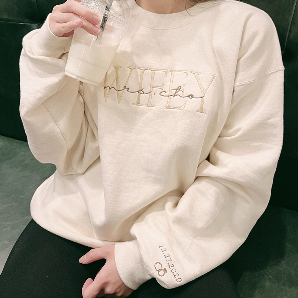 Personalized Unisex Embroidered Wife/Hubby Sweatshirt | GC043