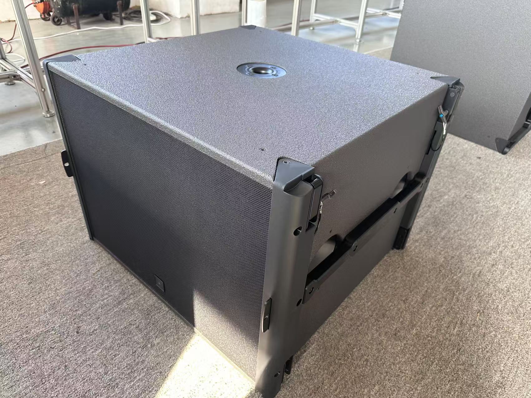 High-power subwoofer 18" SB18