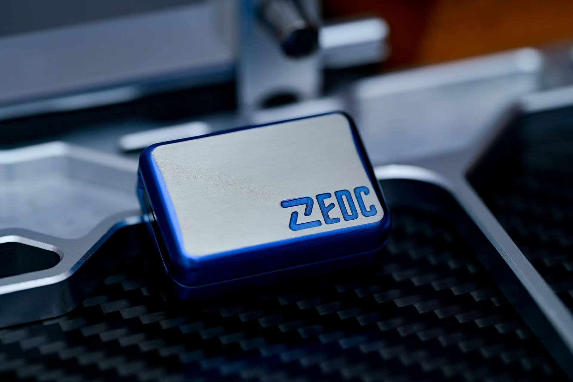 Super small magic ding