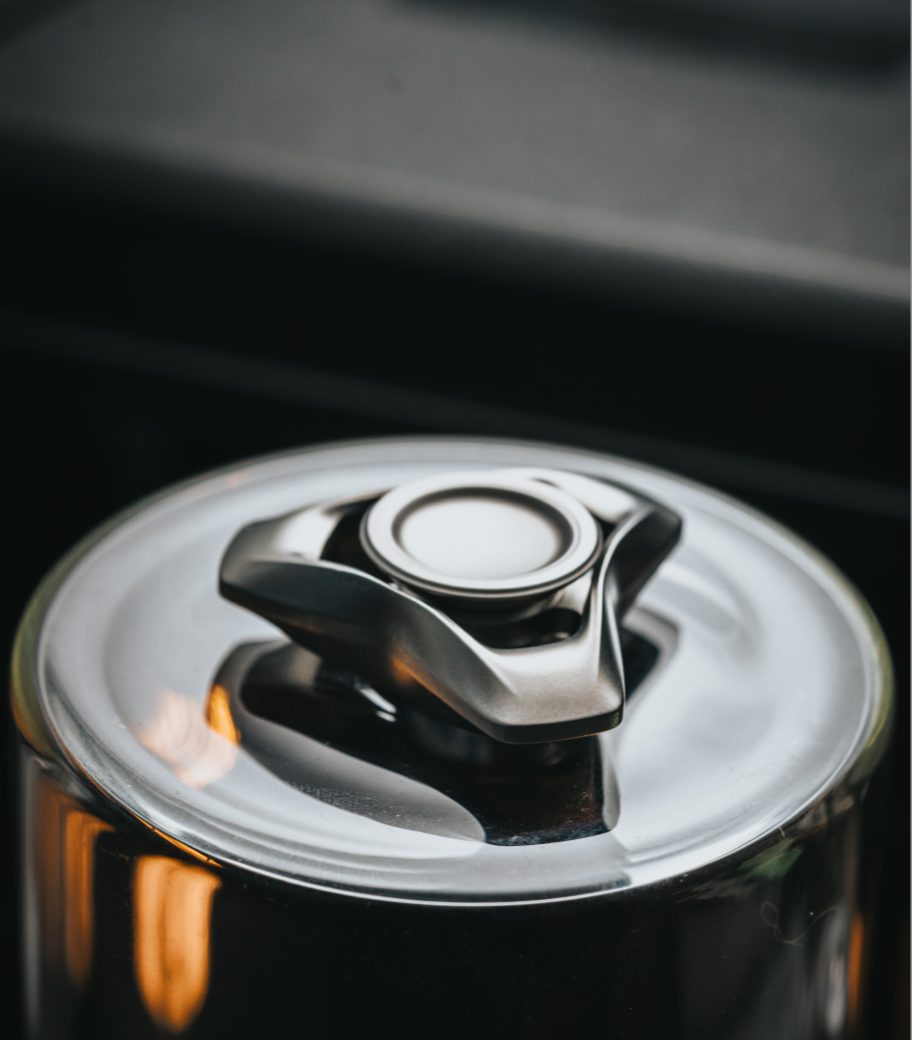 Liquid AIR on a reflective cylinder