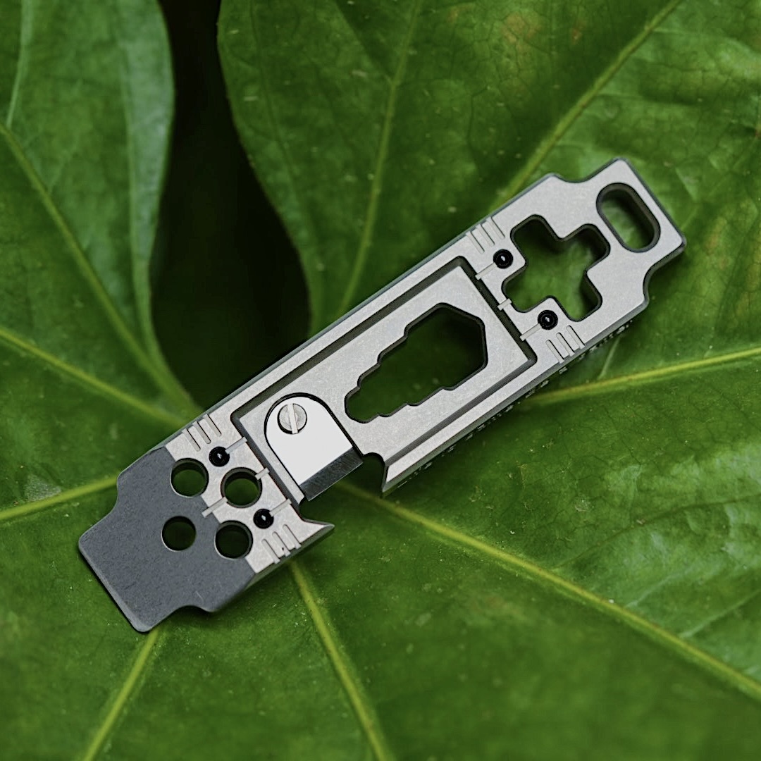 YOLO Multi-functional Crowbar