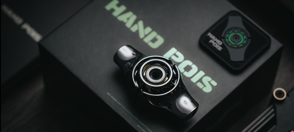 Zirconium Alloy &middot; Polished Black