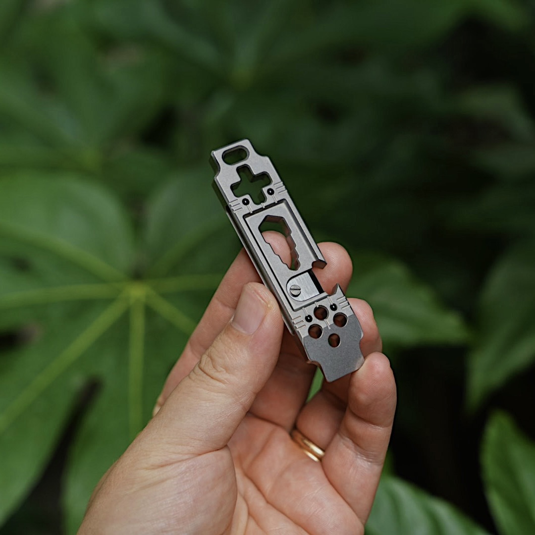 YOLO Multi-functional Crowbar