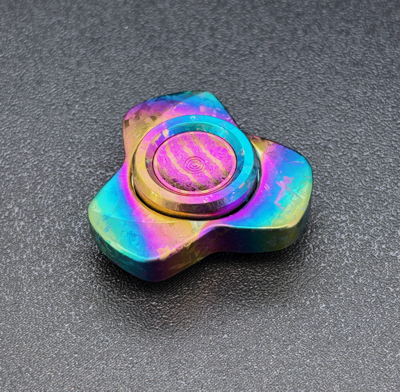 TW EDC SPINNER - 三叶玲珑云 指尖陀螺