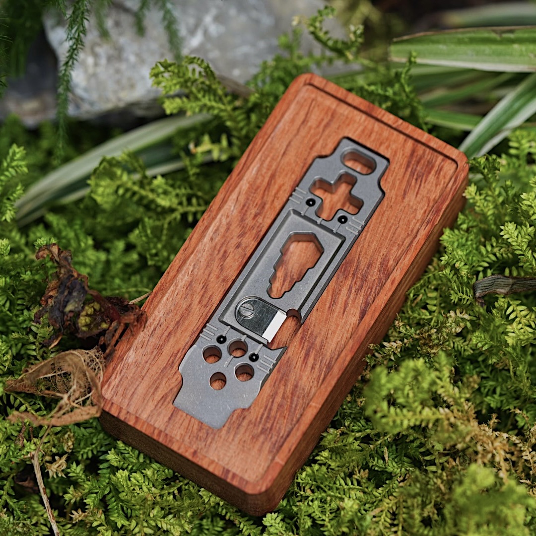 YOLO Multi-functional Crowbar