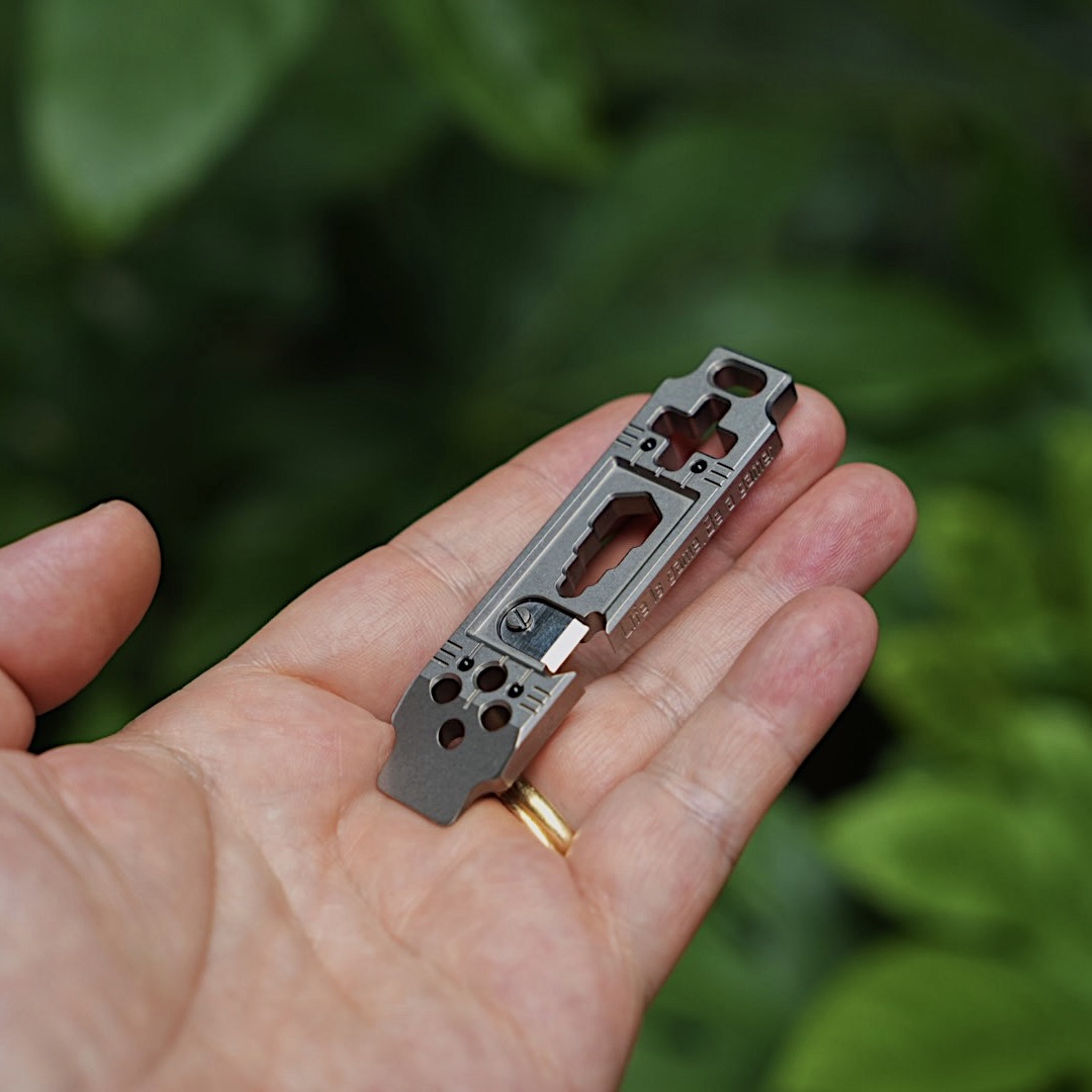 YOLO Multi-functional Crowbar