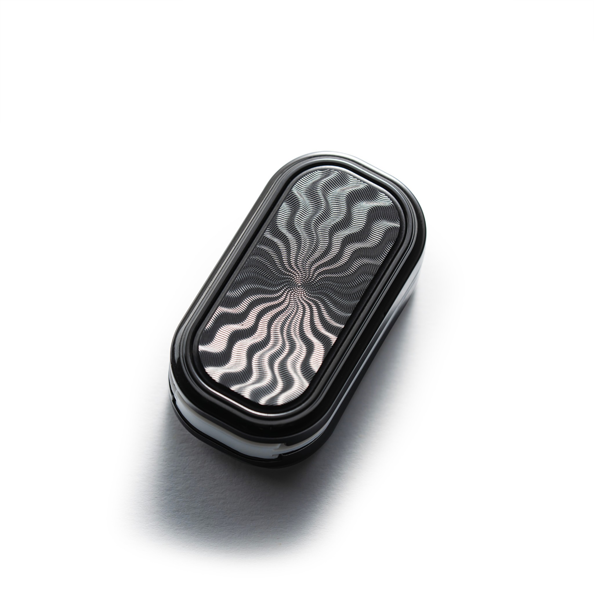GUILLOCHE SLIDER